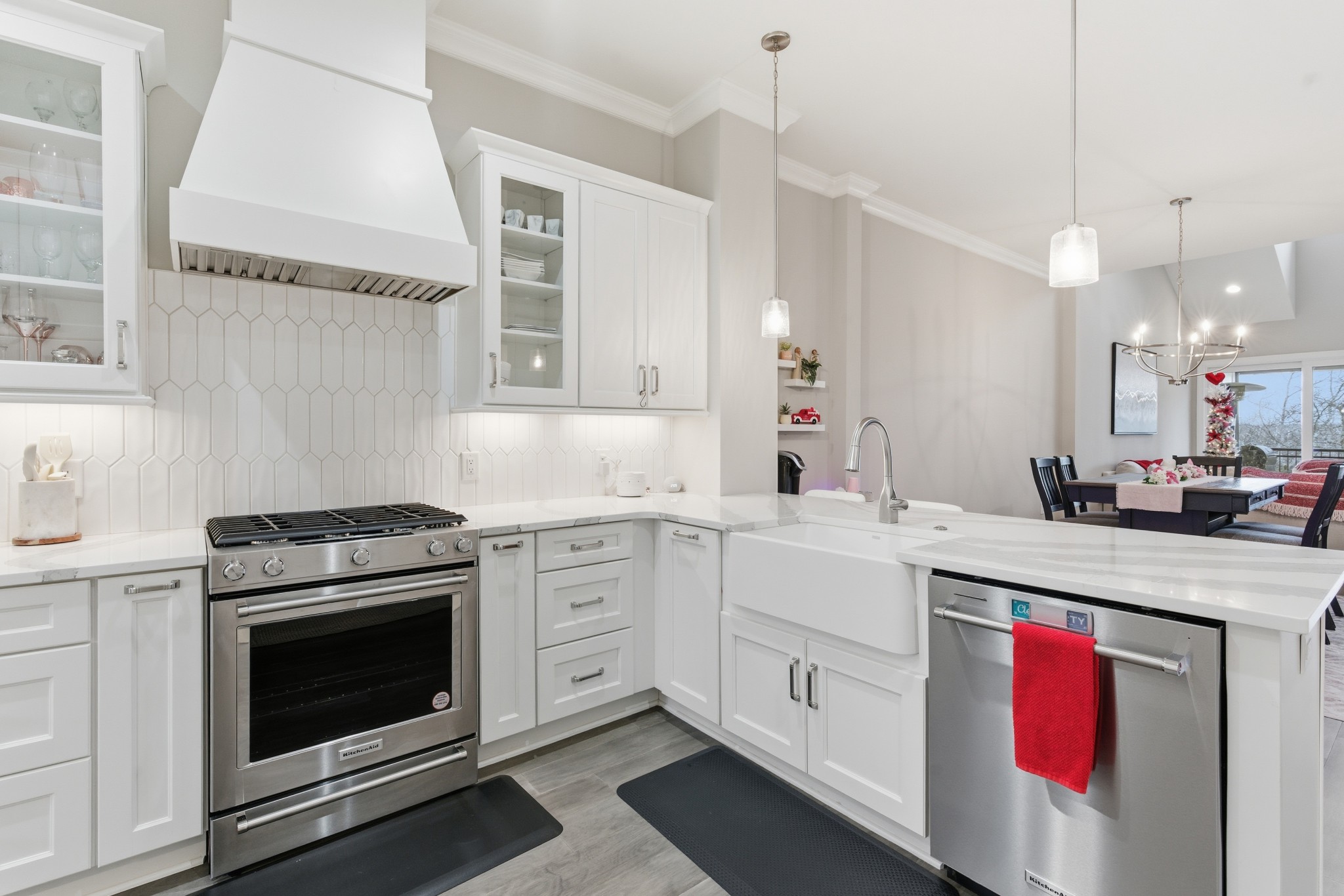 1024 Club View Drive Unit: B301