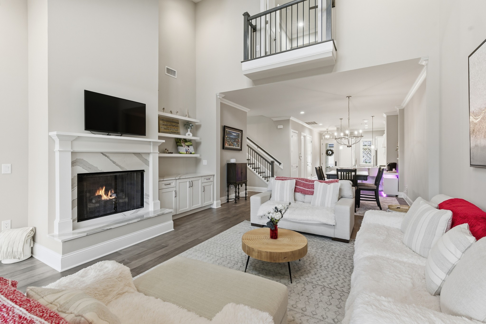 1024 Club View Drive Unit: B301