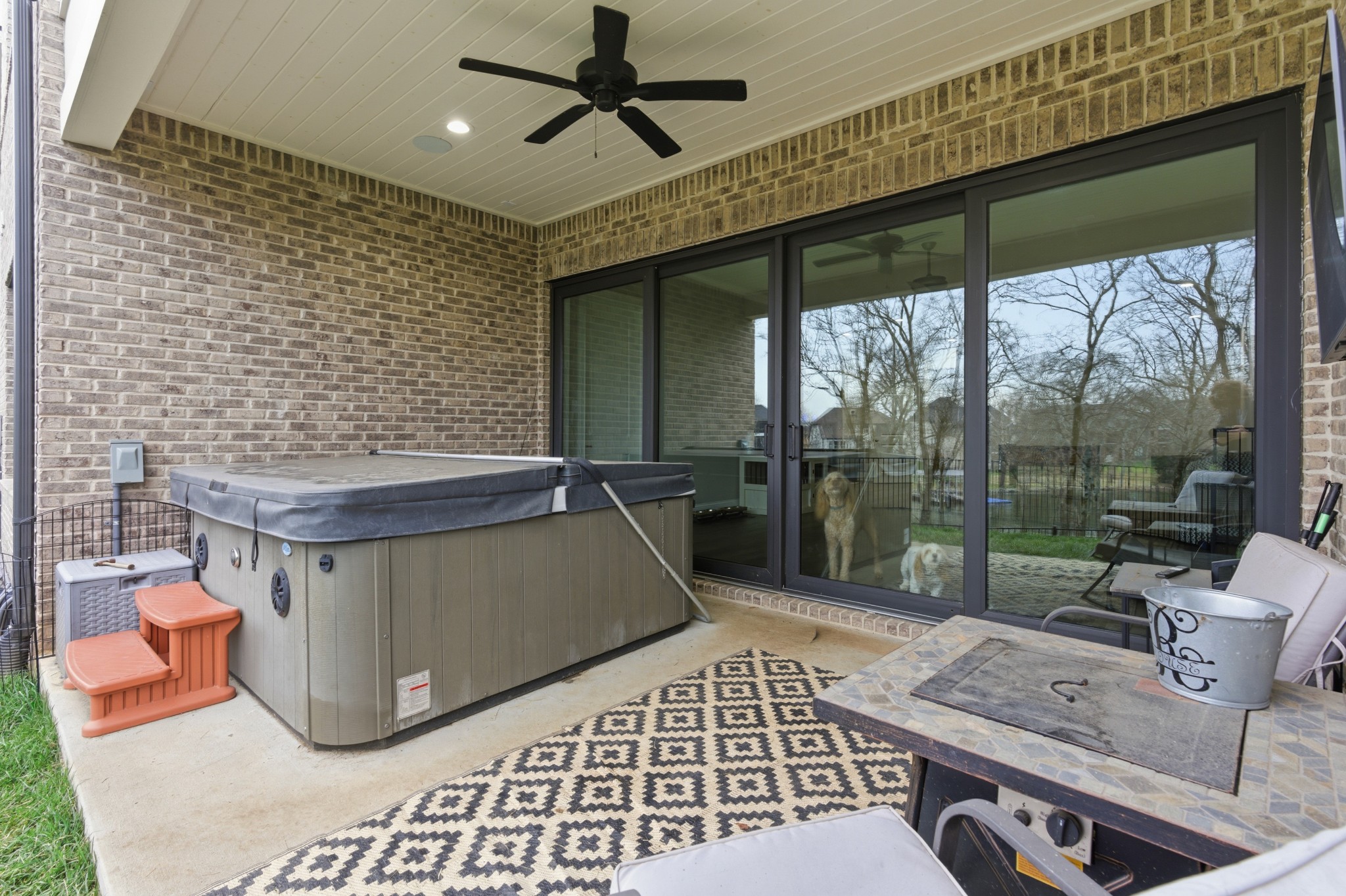 1024 Club View Drive Unit: B301