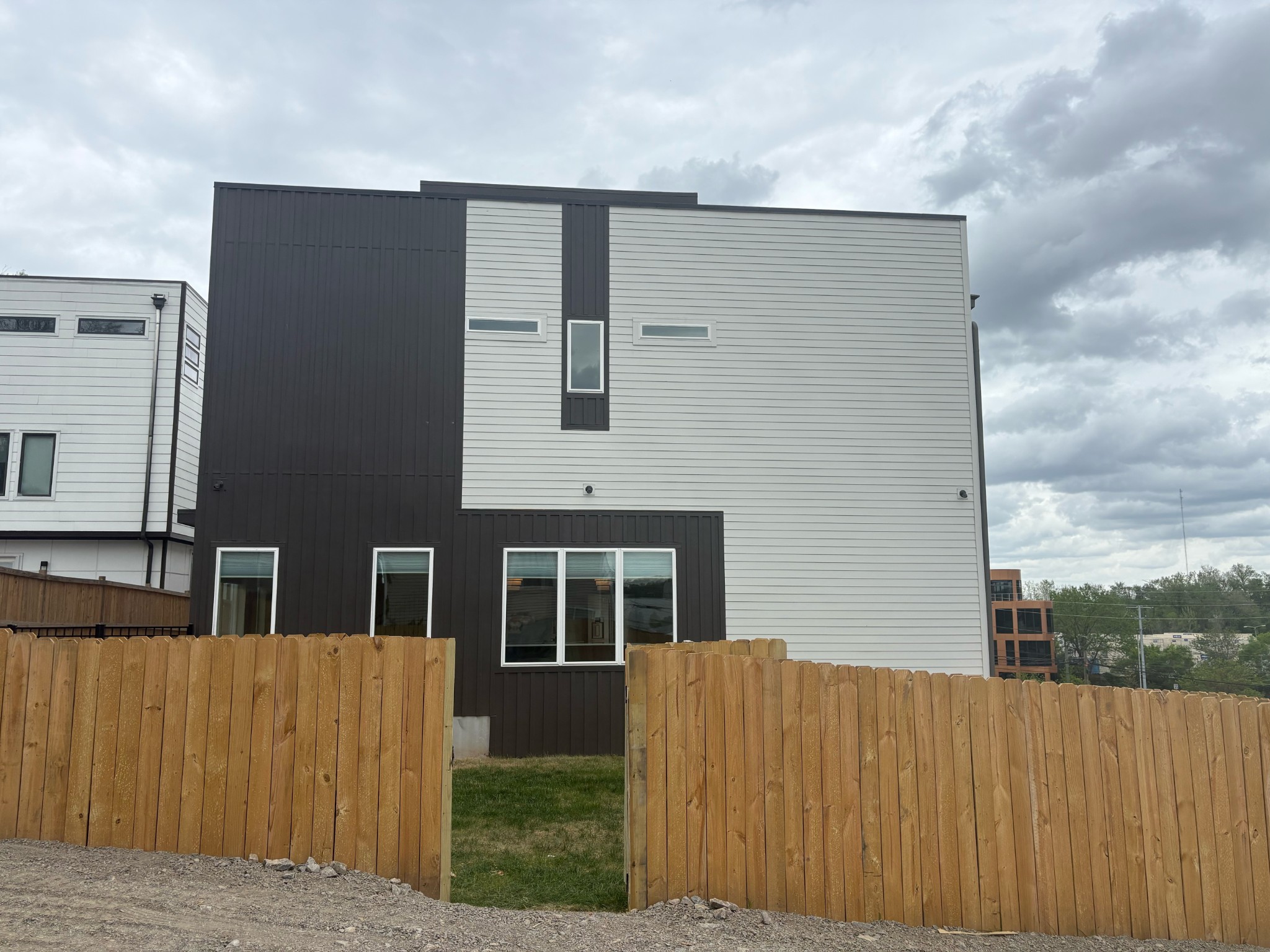 100 Fairview Ct