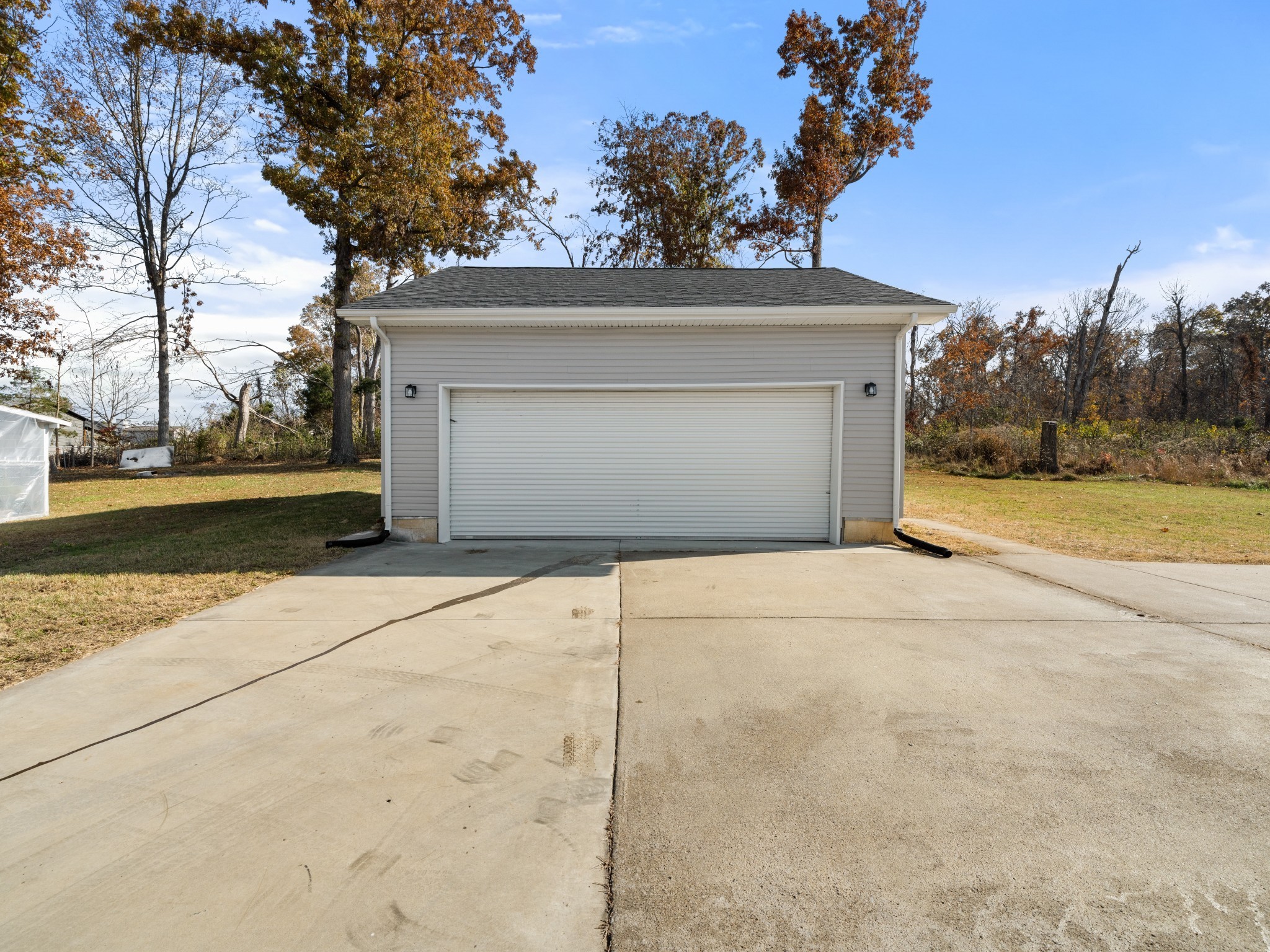 978 Long Beech Dr