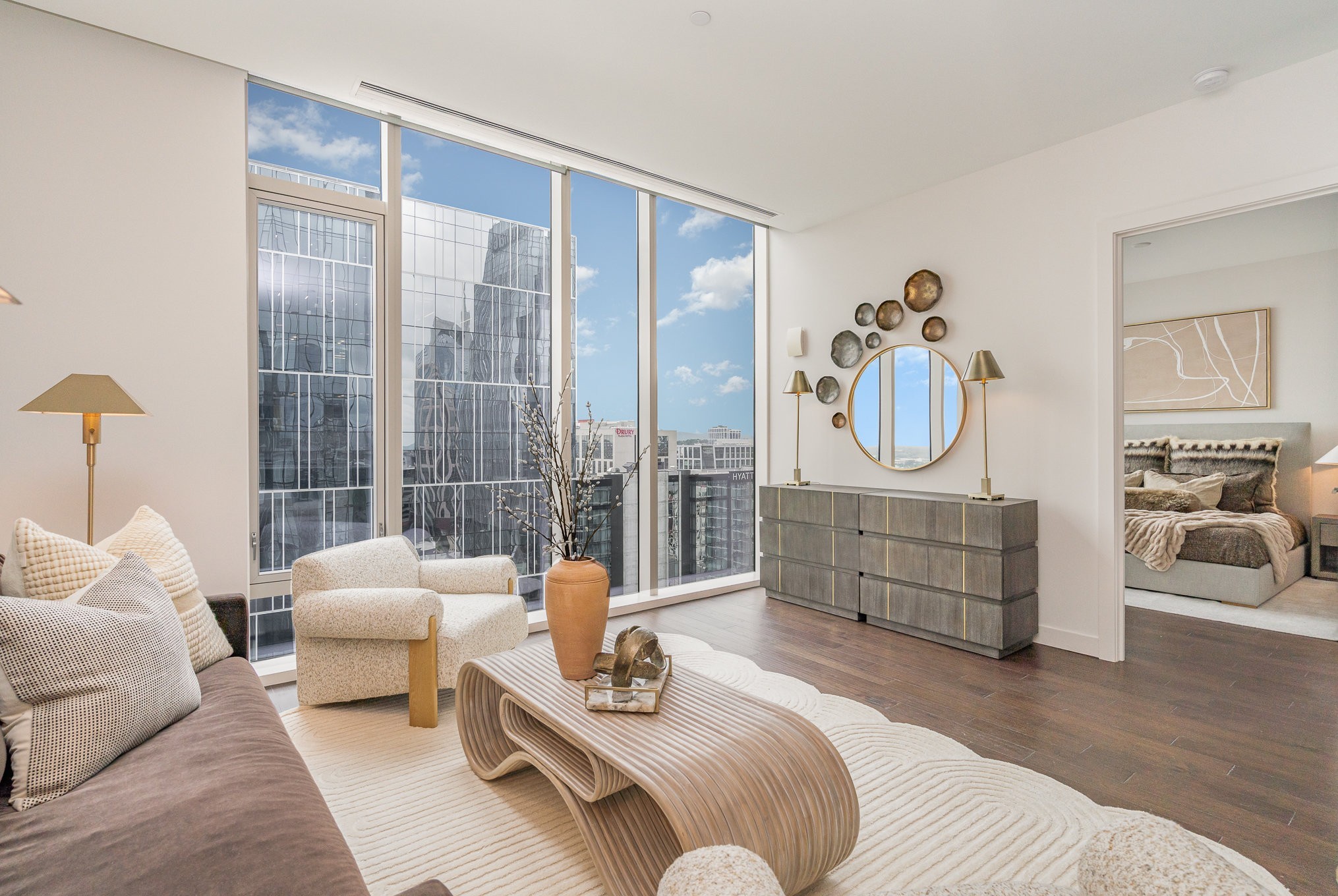 160 2nd Ave, S Unit: 1904