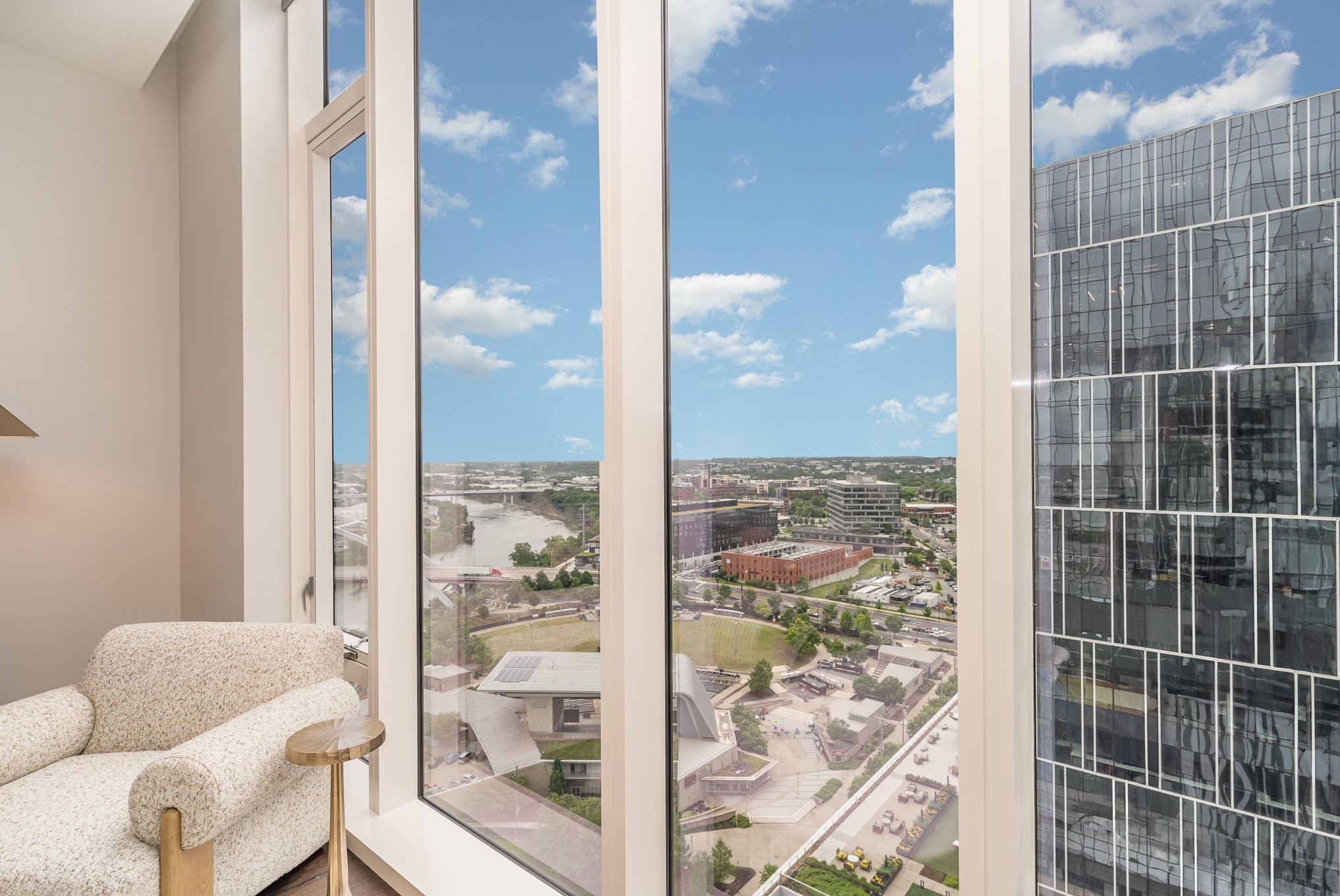 160 2nd Ave, S Unit: 1904