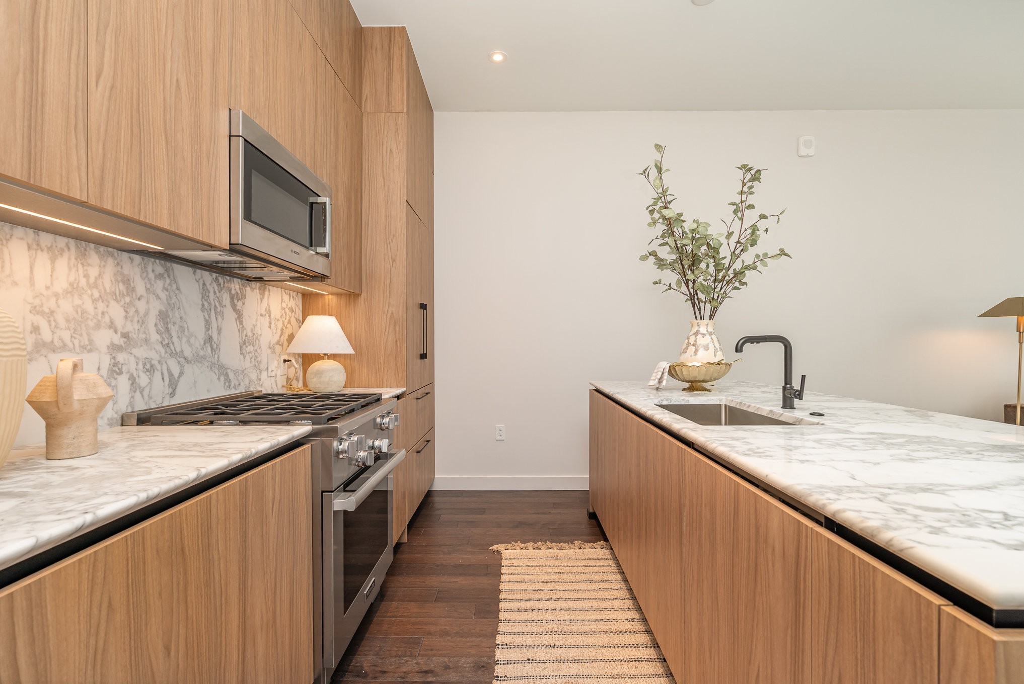 160 2nd Ave, S Unit: 1904