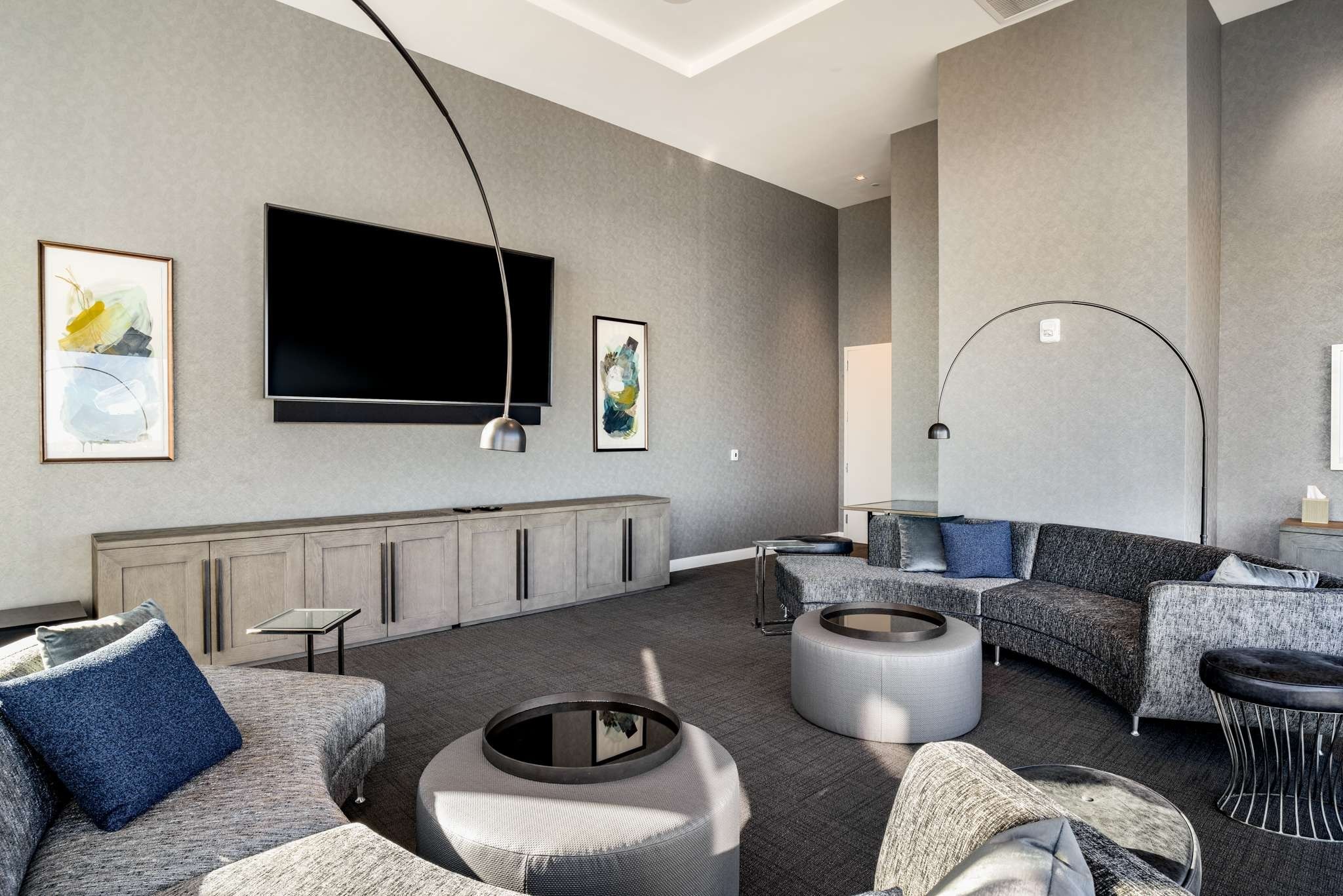 160 2nd Ave, S Unit: 1904