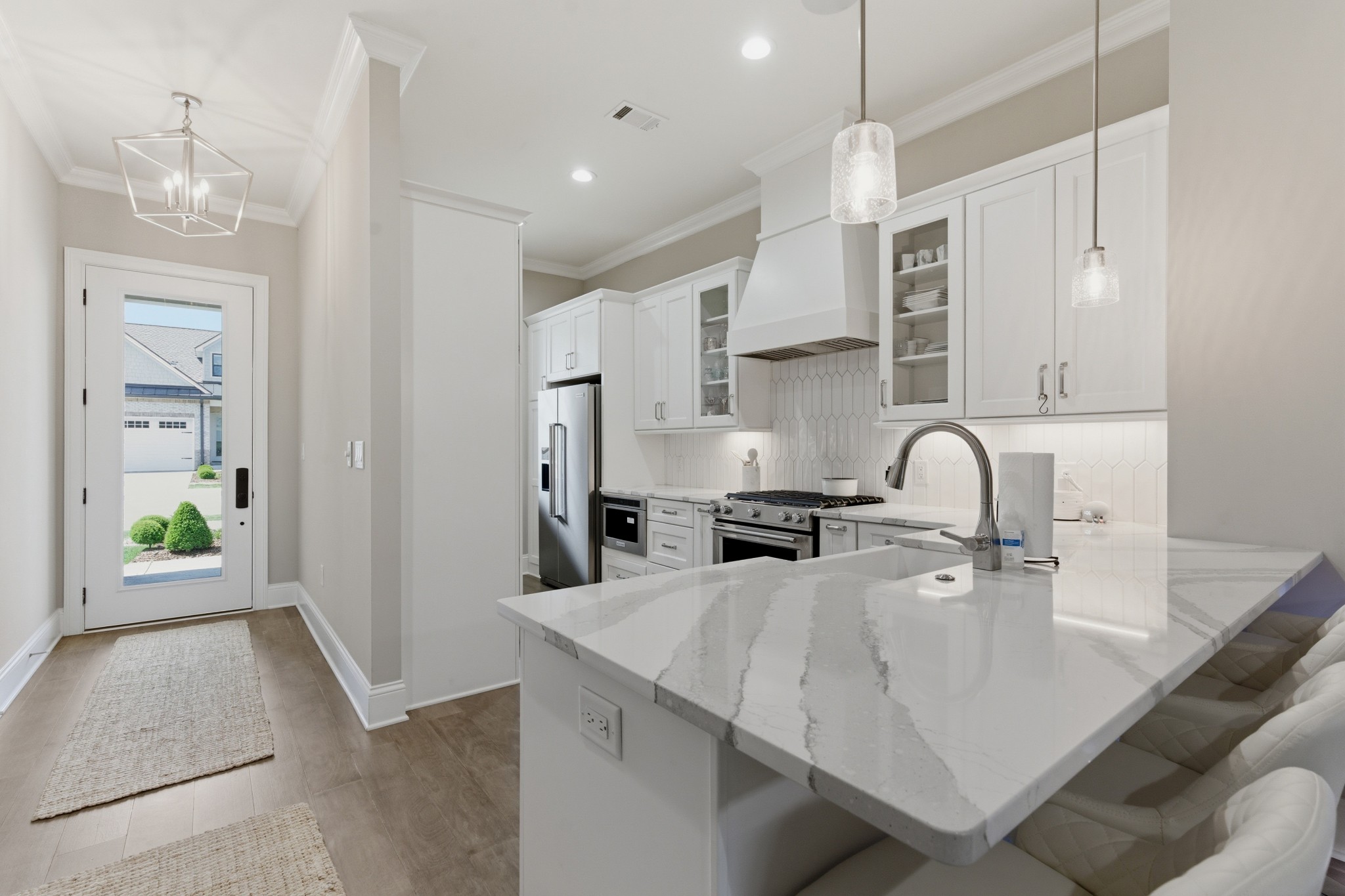 1024 Club View Drive Unit: B301