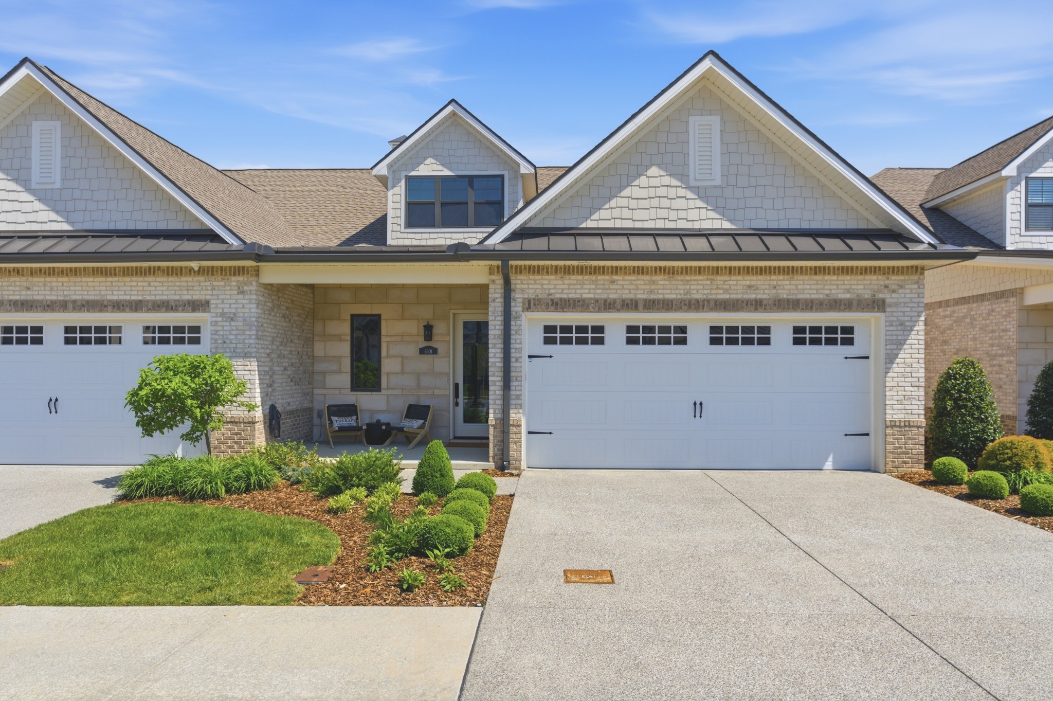 1024 Club View Drive Unit: B301