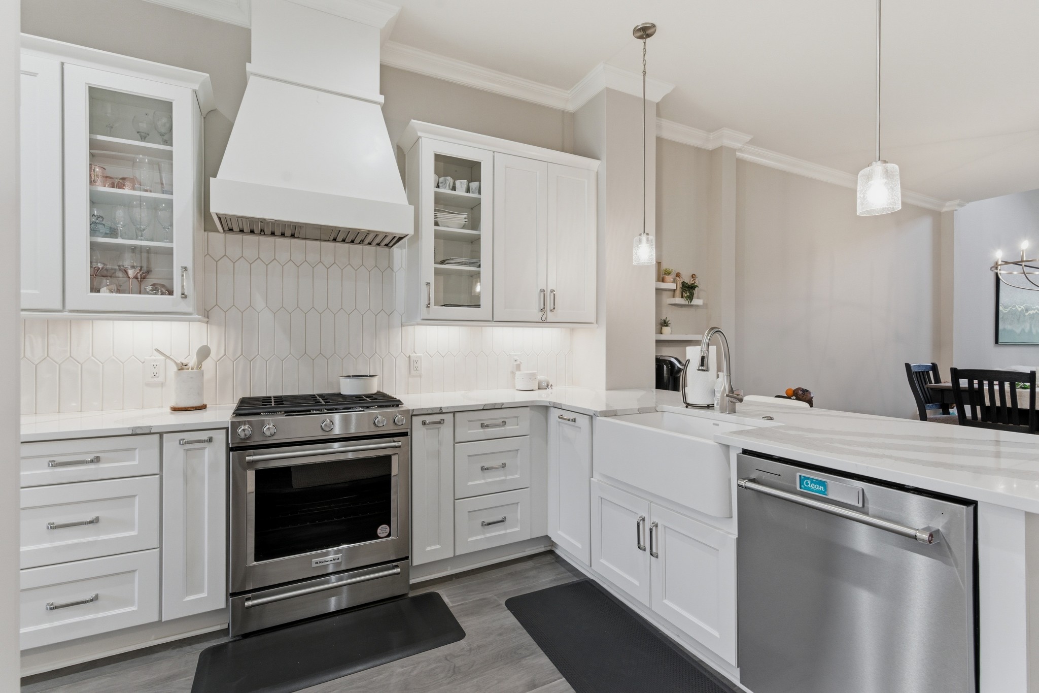 1024 Club View Drive Unit: B301