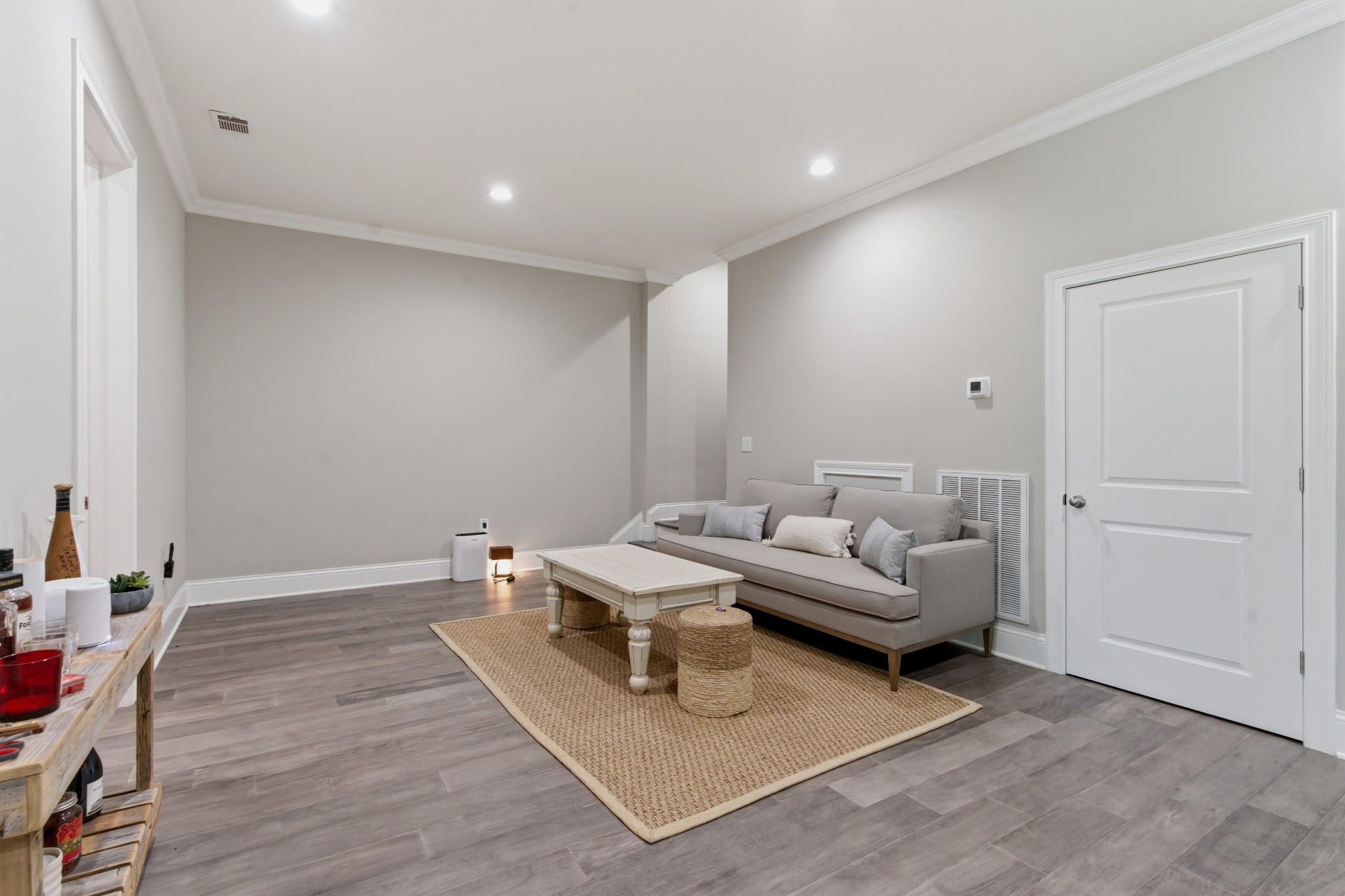 1024 Club View Drive Unit: B301