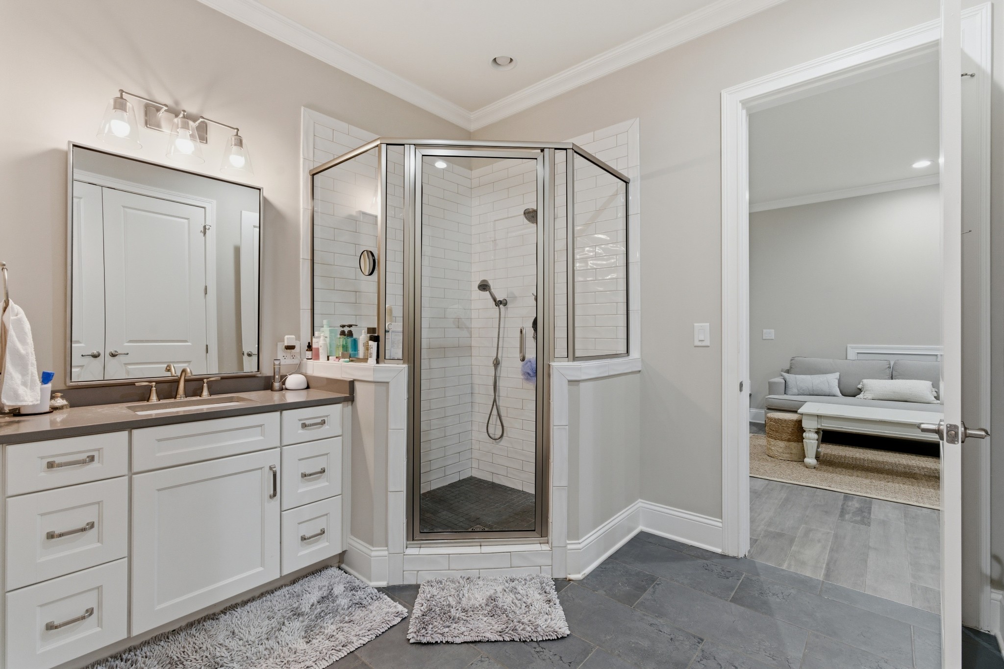 1024 Club View Drive Unit: B301