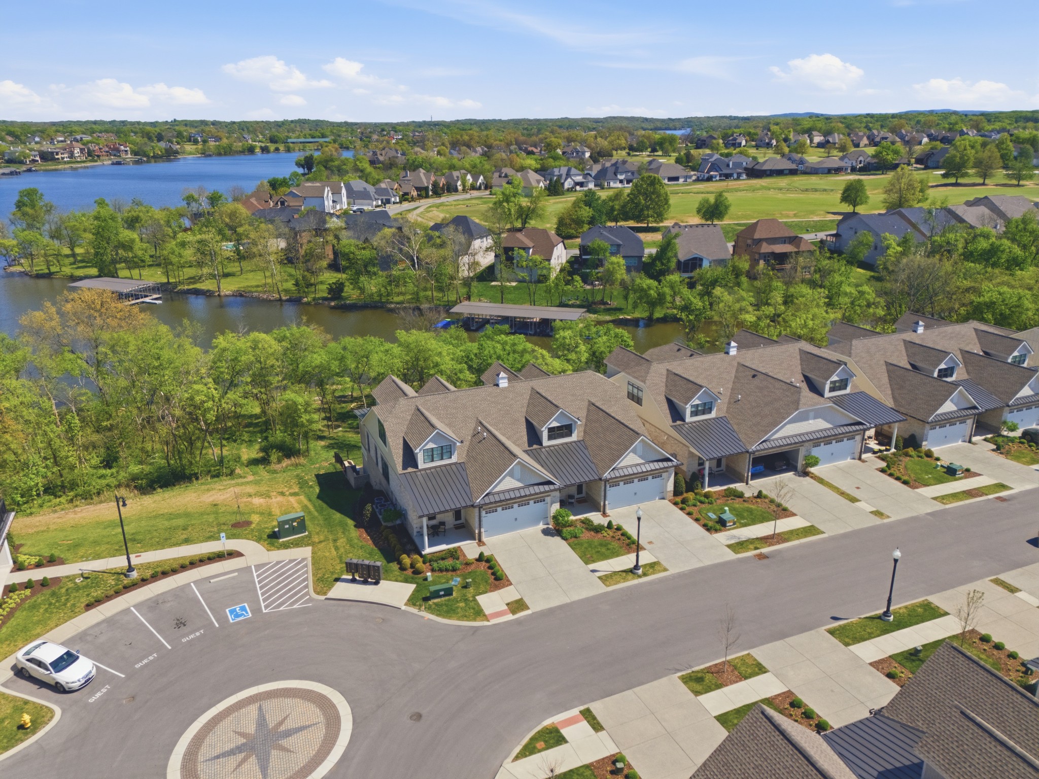 1024 Club View Drive Unit: B301