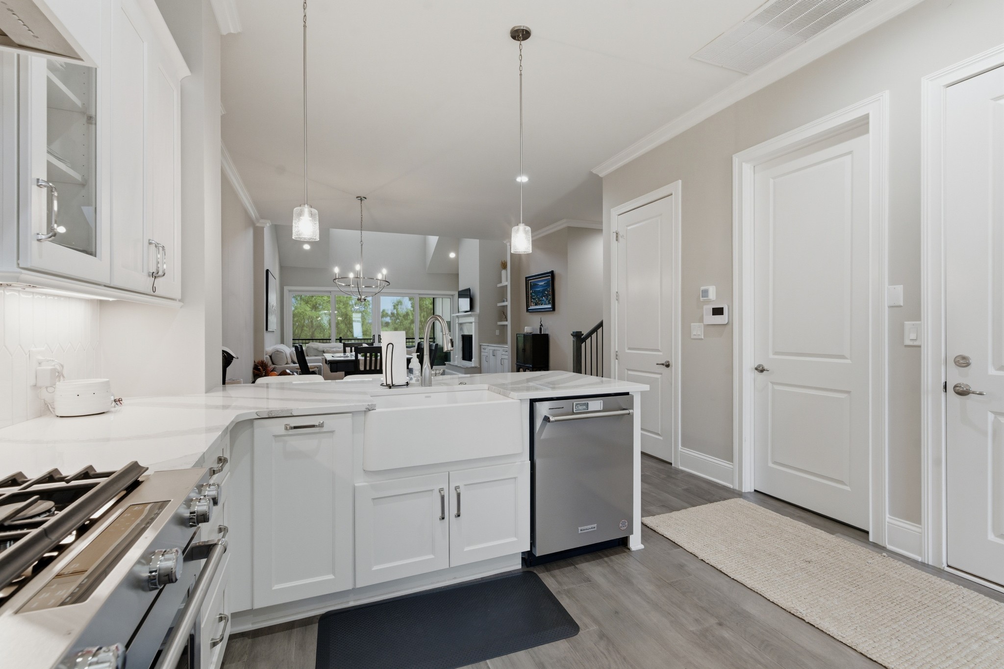 1024 Club View Drive Unit: B301