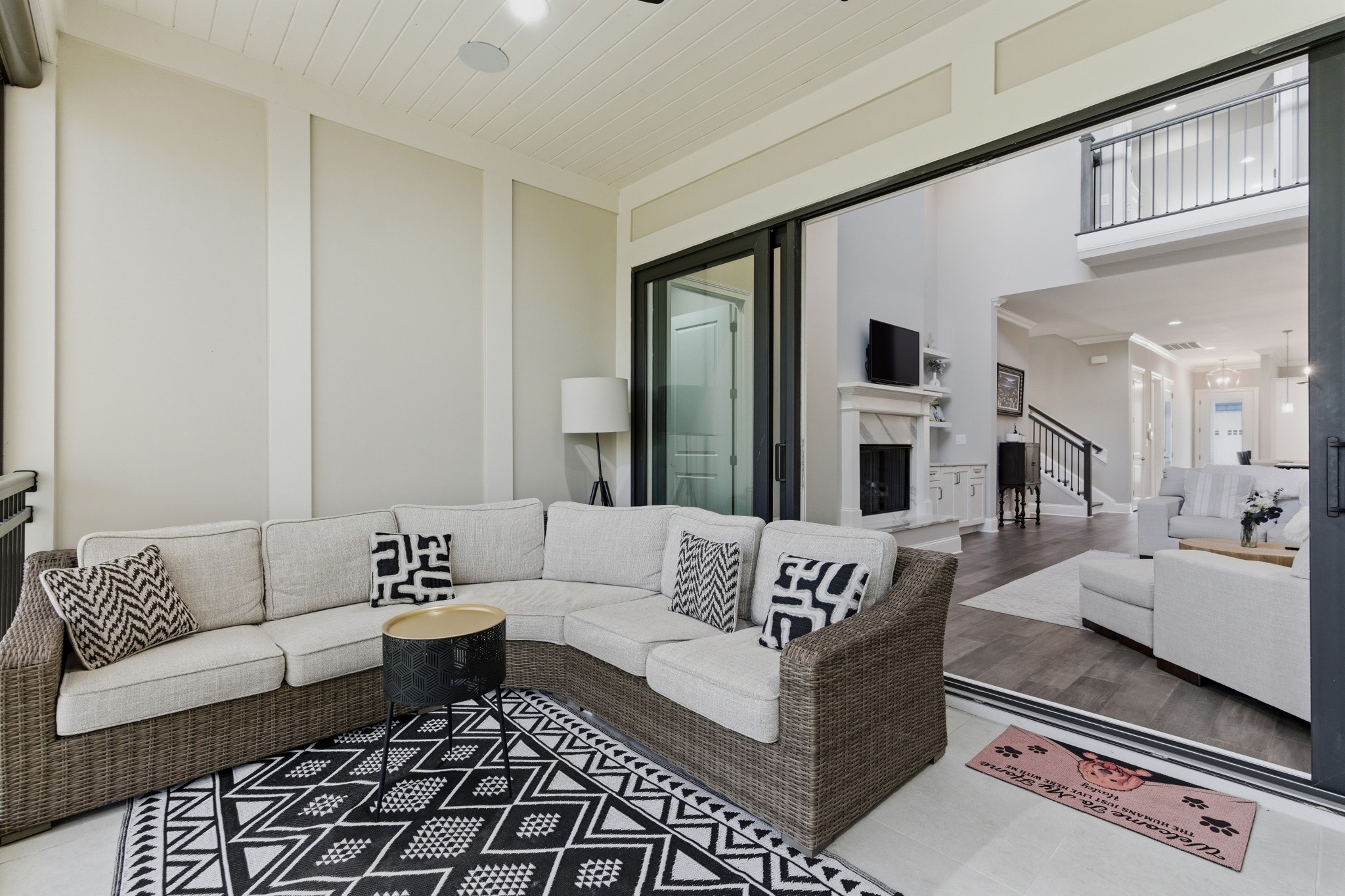 1024 Club View Drive Unit: B301