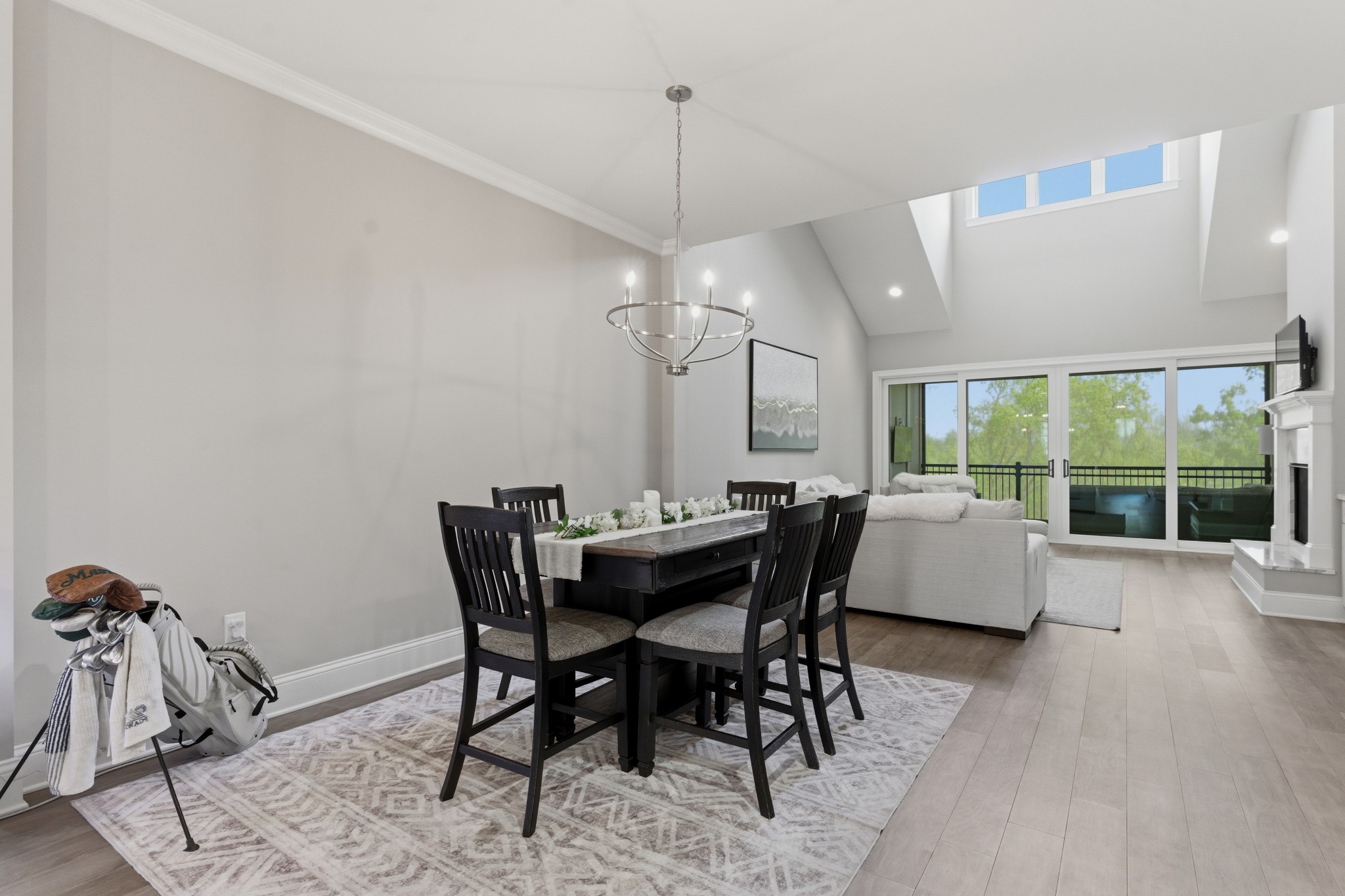 1024 Club View Drive Unit: B301