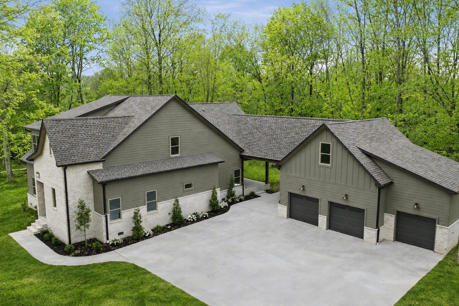 2957 Pace Rd