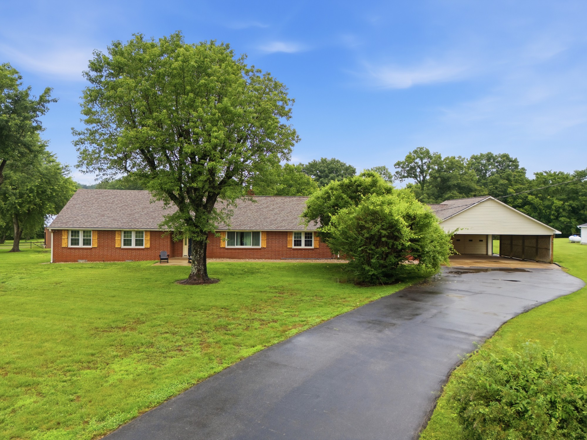 1108 Lakeview Dr