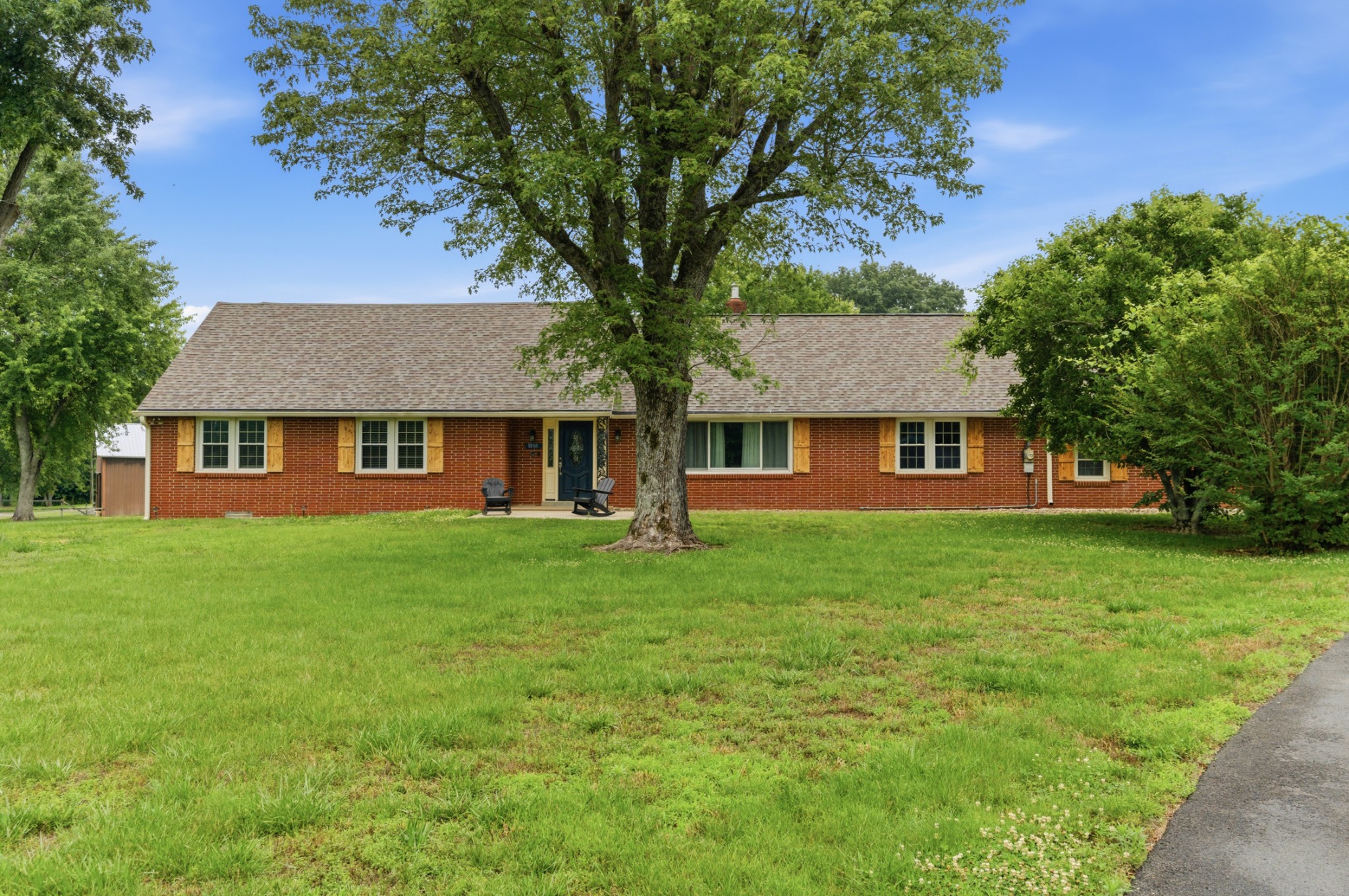 1108 Lakeview Dr