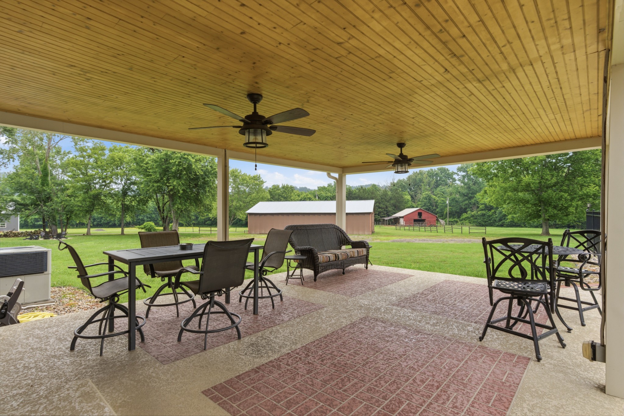 1108 Lakeview Dr