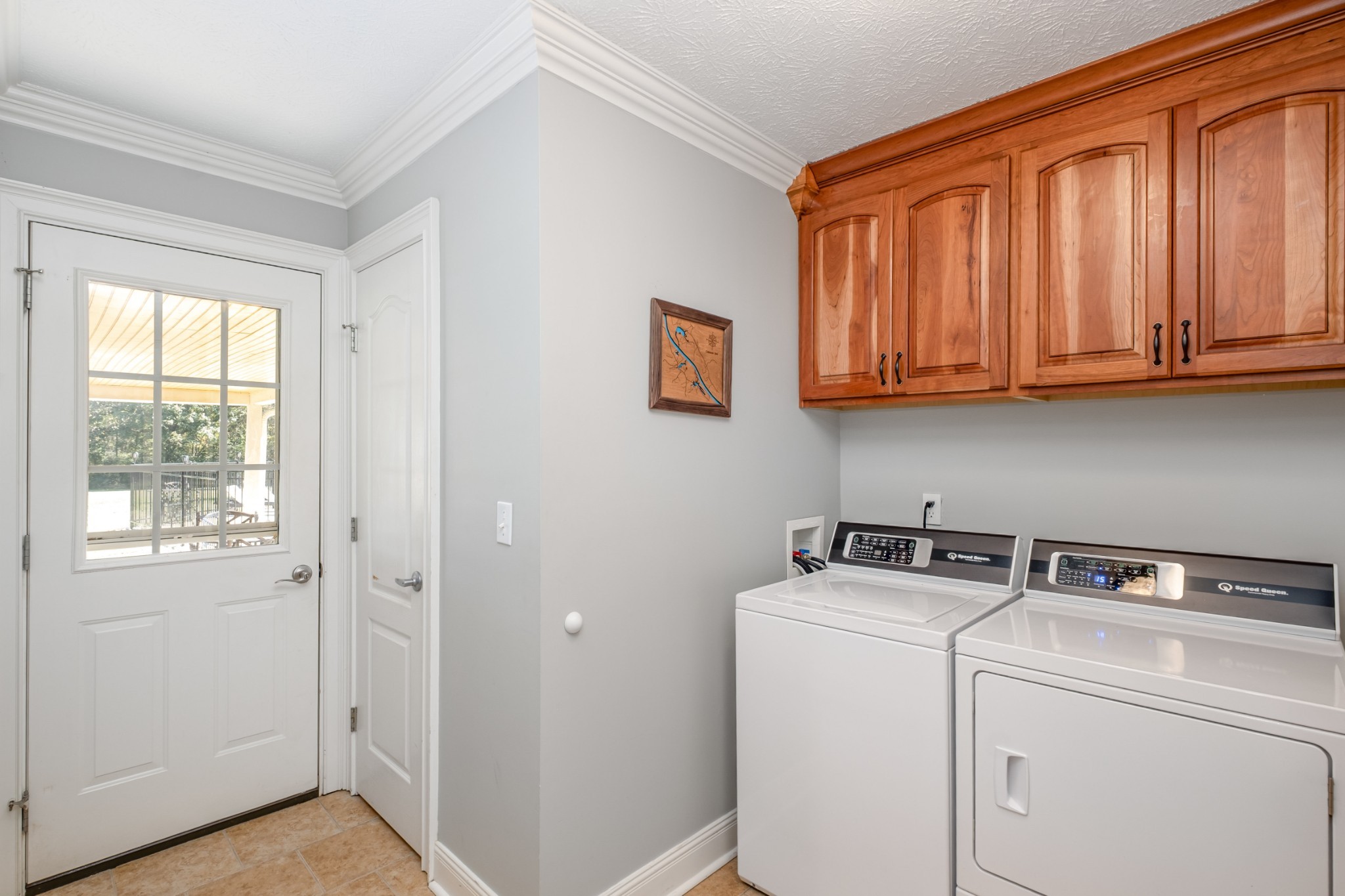 1108 Lakeview Dr