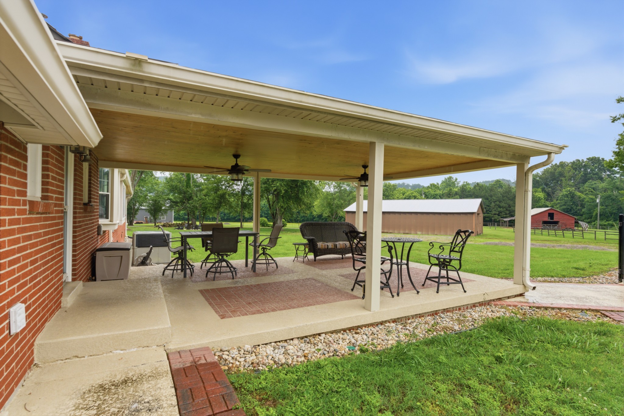 1108 Lakeview Dr