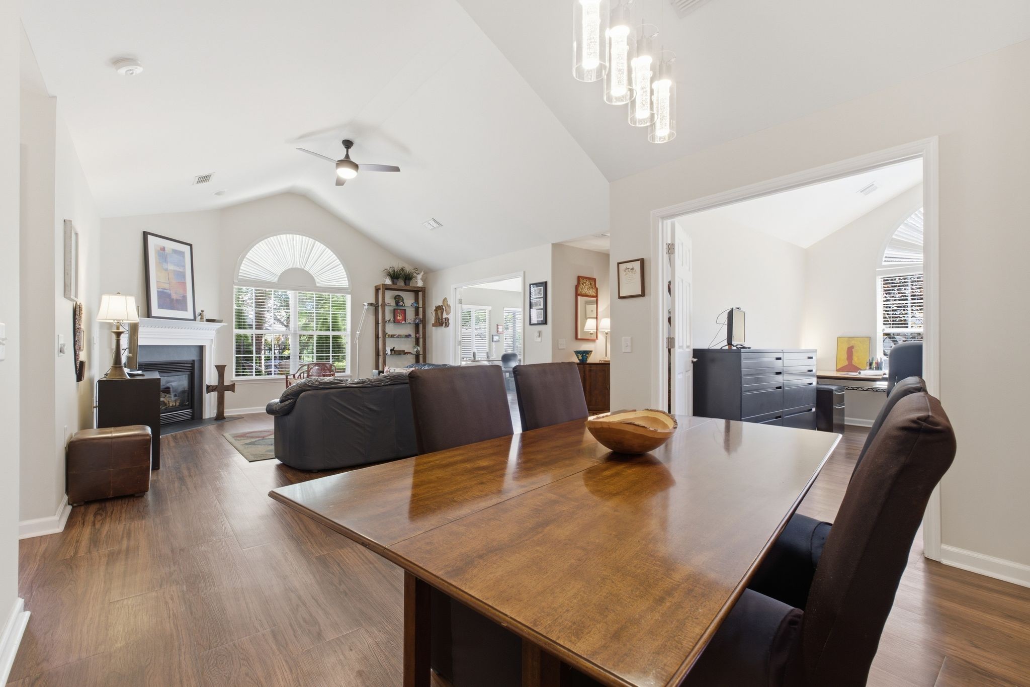 825 Browns Ln Unit: 1602