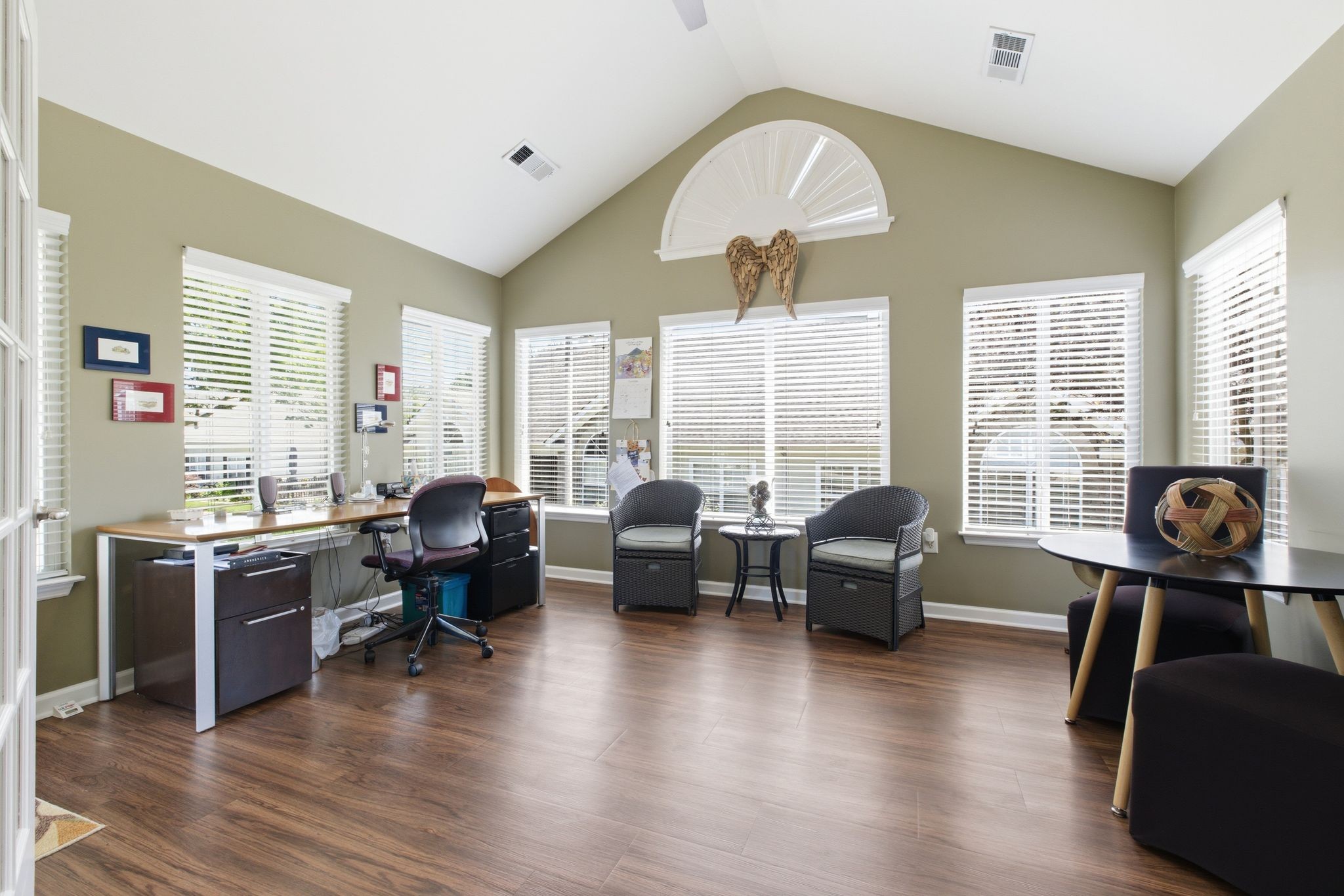 825 Browns Ln Unit: 1602
