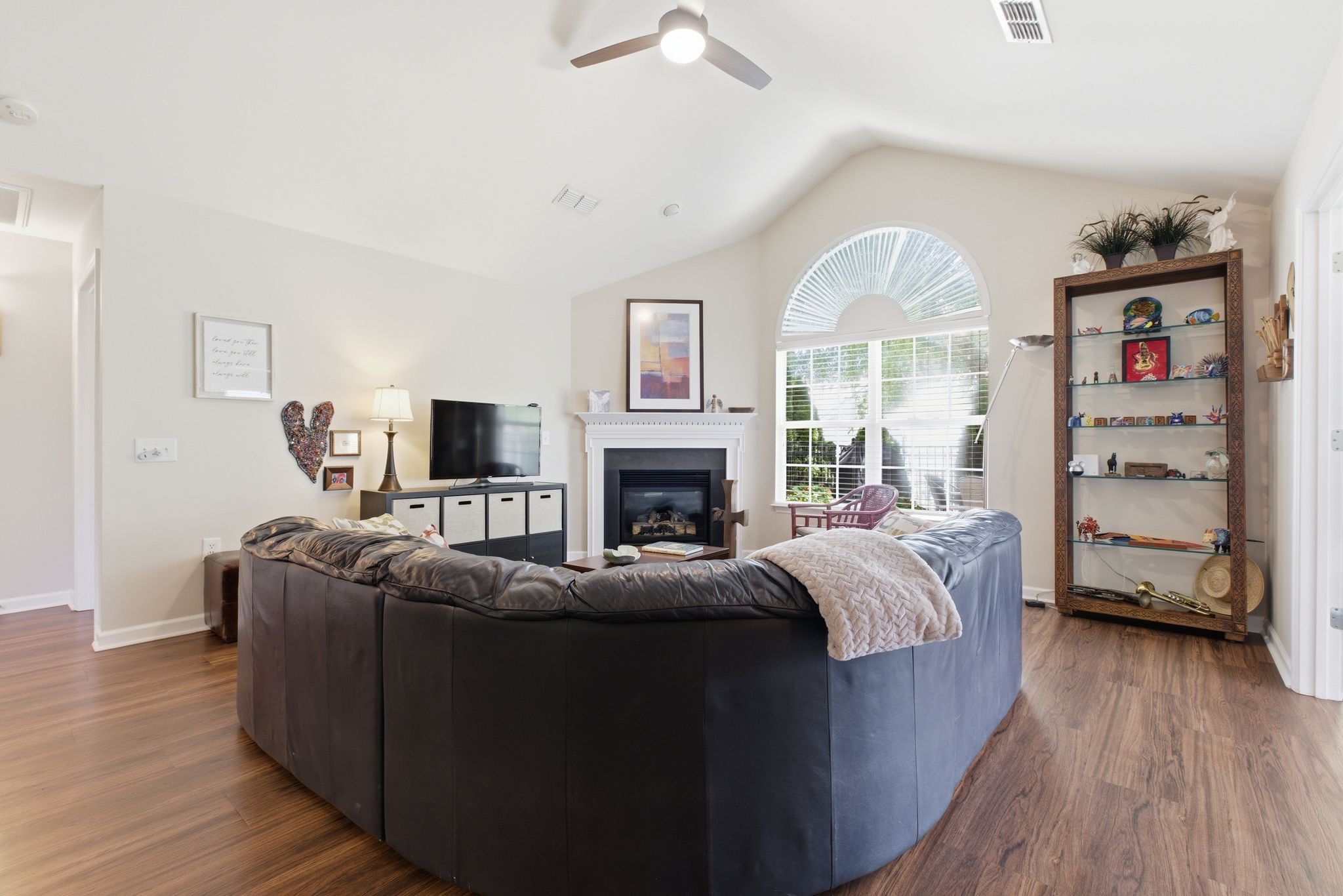 825 Browns Ln Unit: 1602