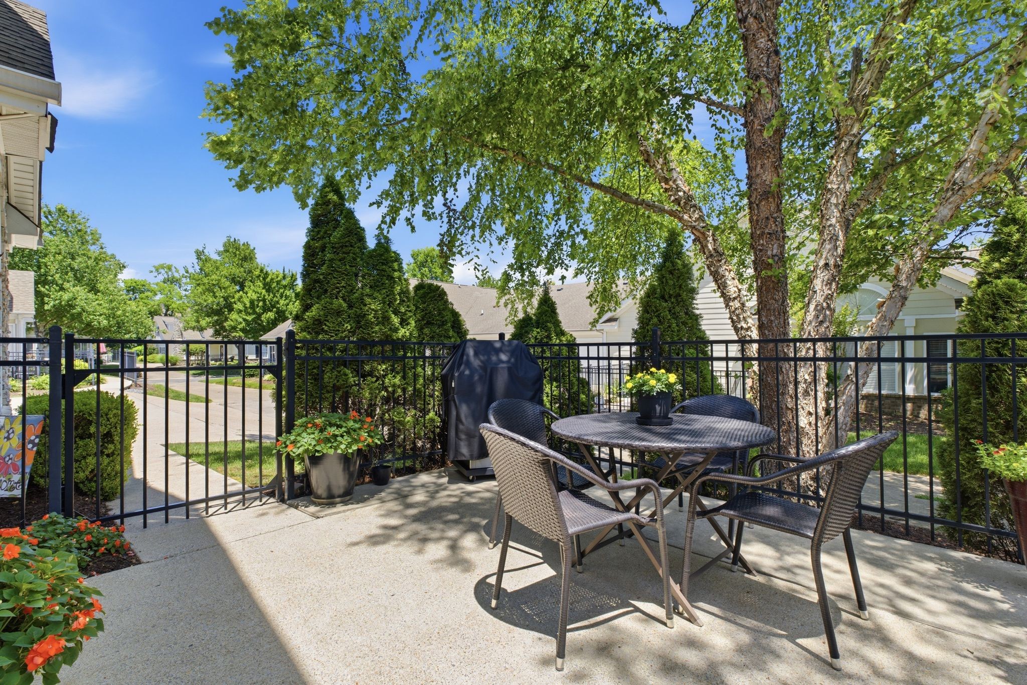 825 Browns Ln Unit: 1602