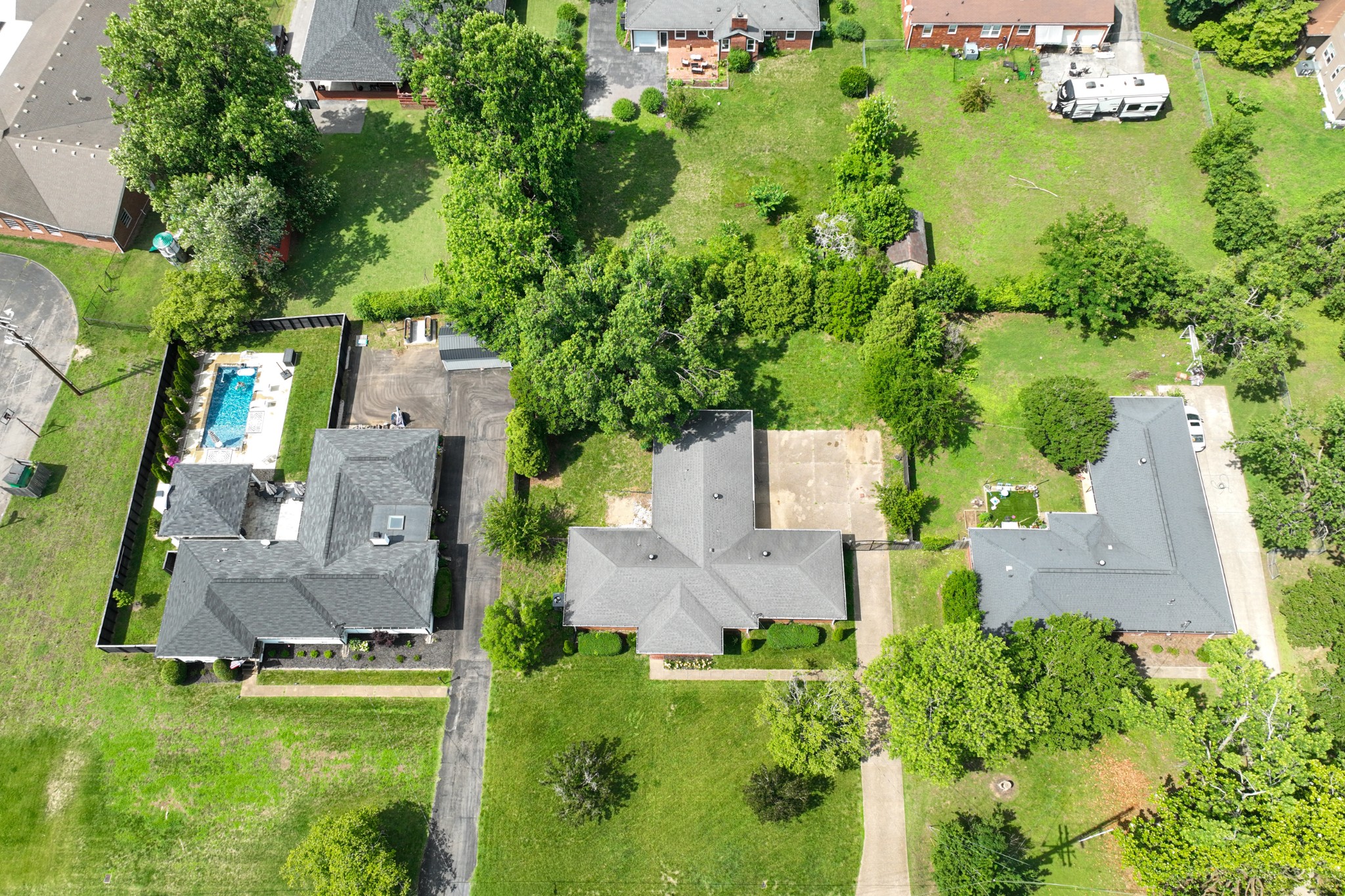 2922 Fernbrook Ln