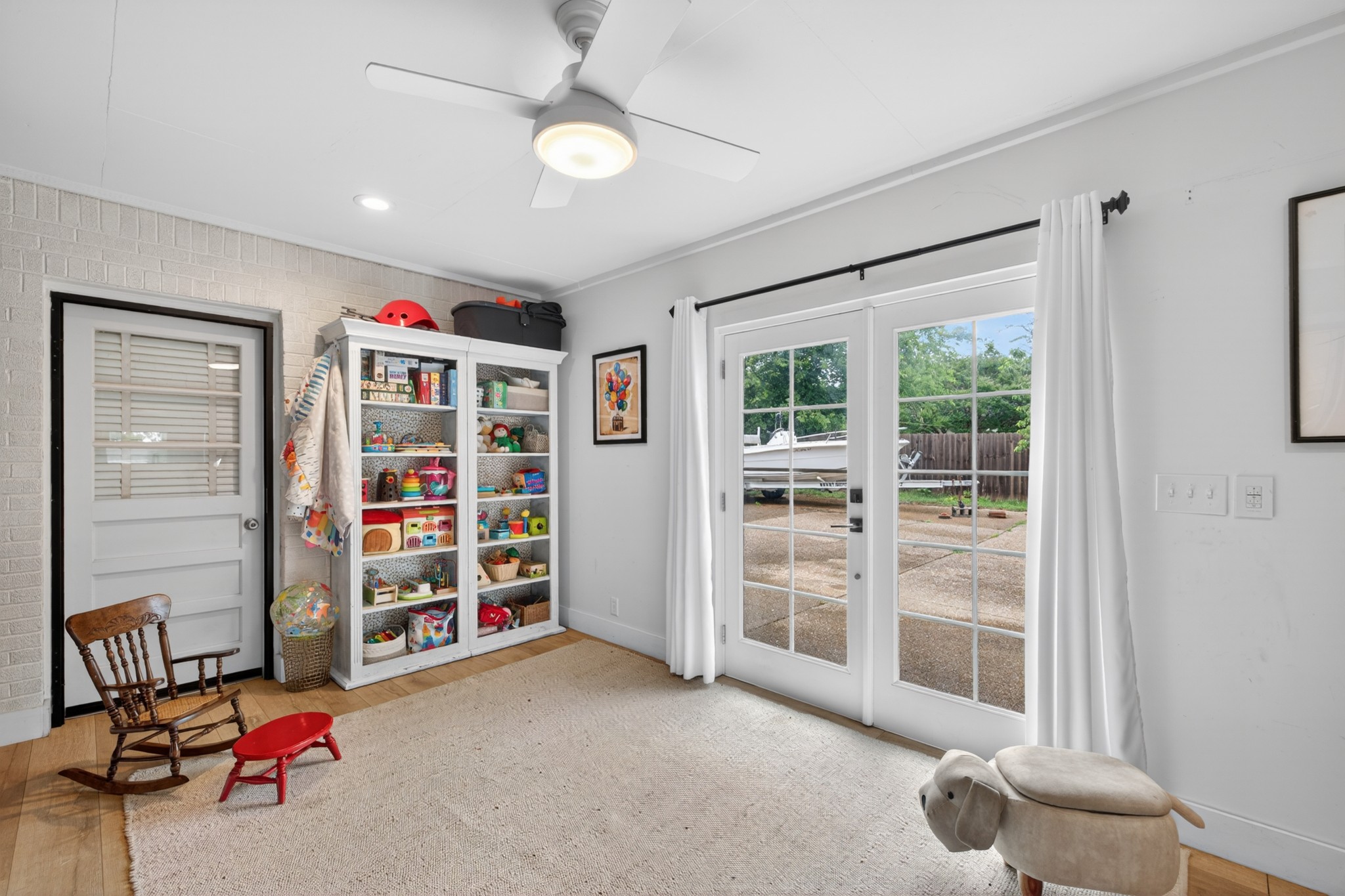 2922 Fernbrook Ln