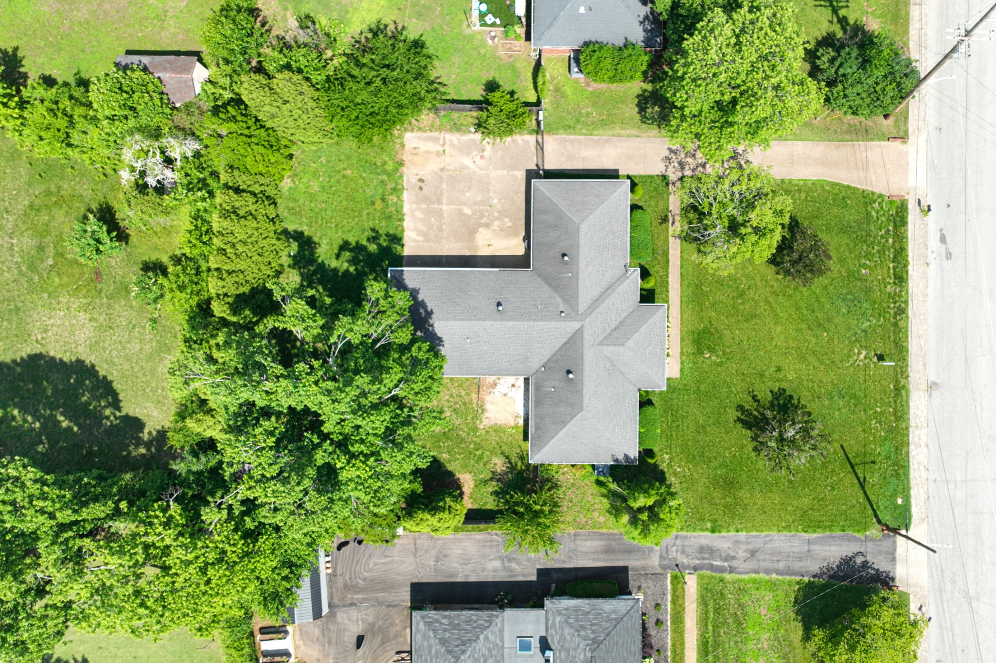 2922 Fernbrook Ln