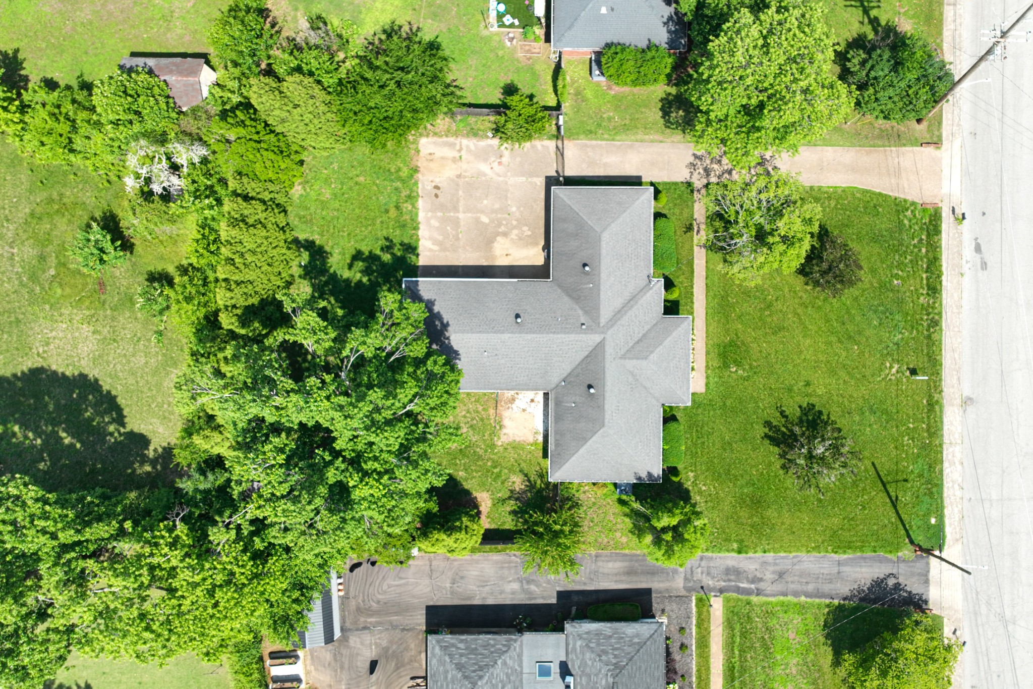 2922 Fernbrook Ln