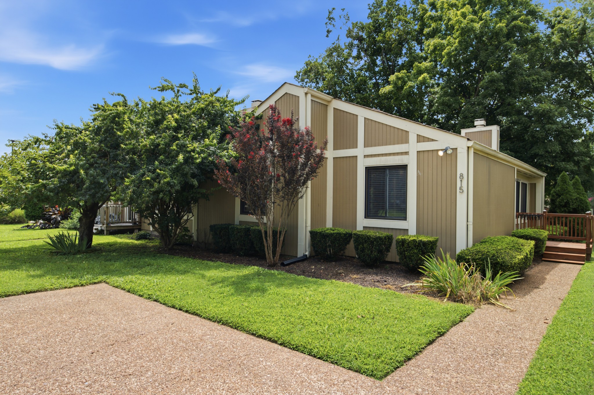 815 Williamsburg West Dr