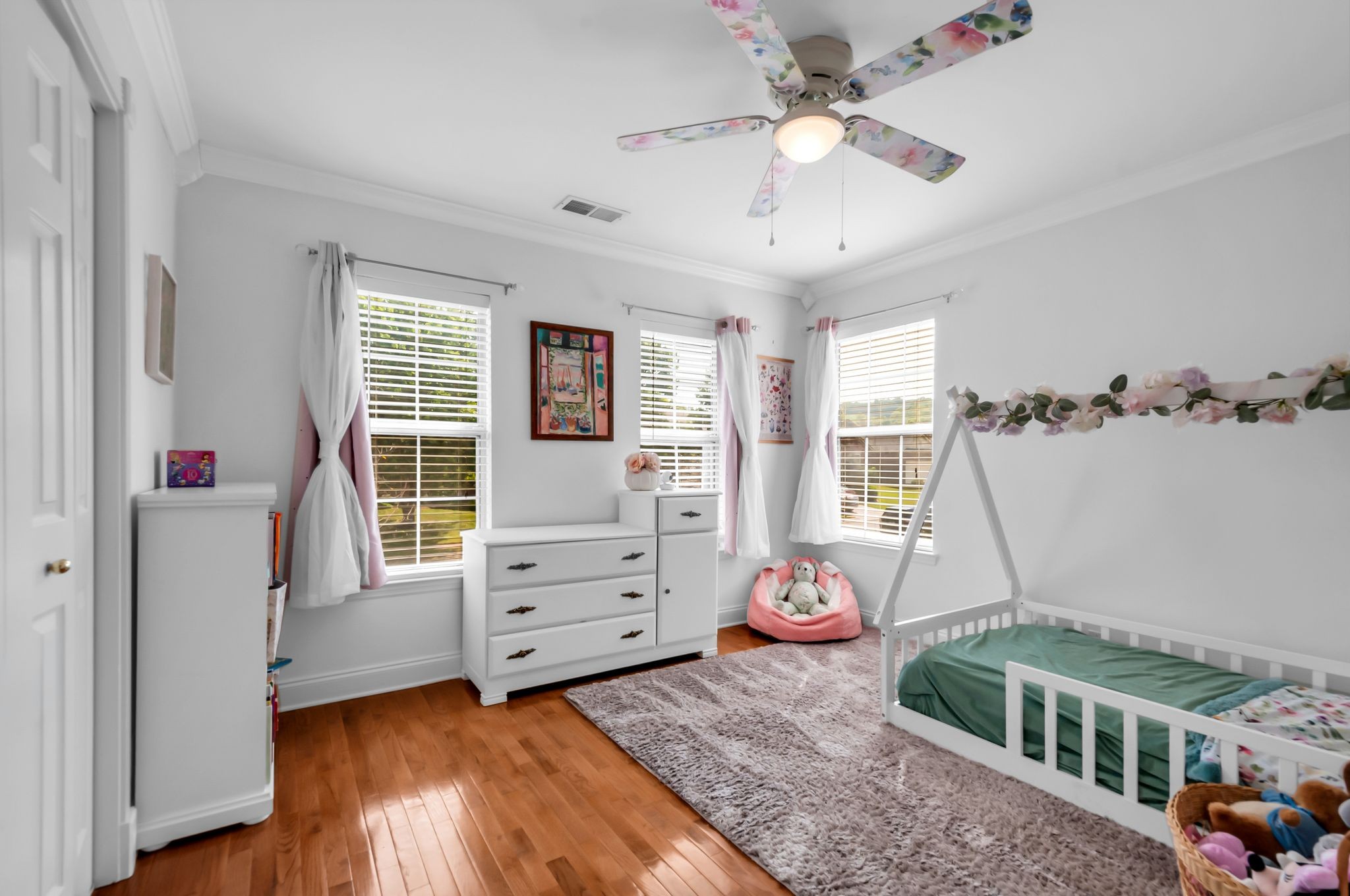 7945 Boone Trce