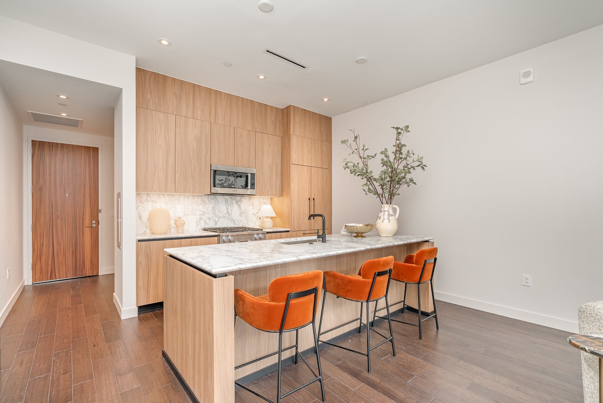 160 2nd Ave, S Unit: 1904