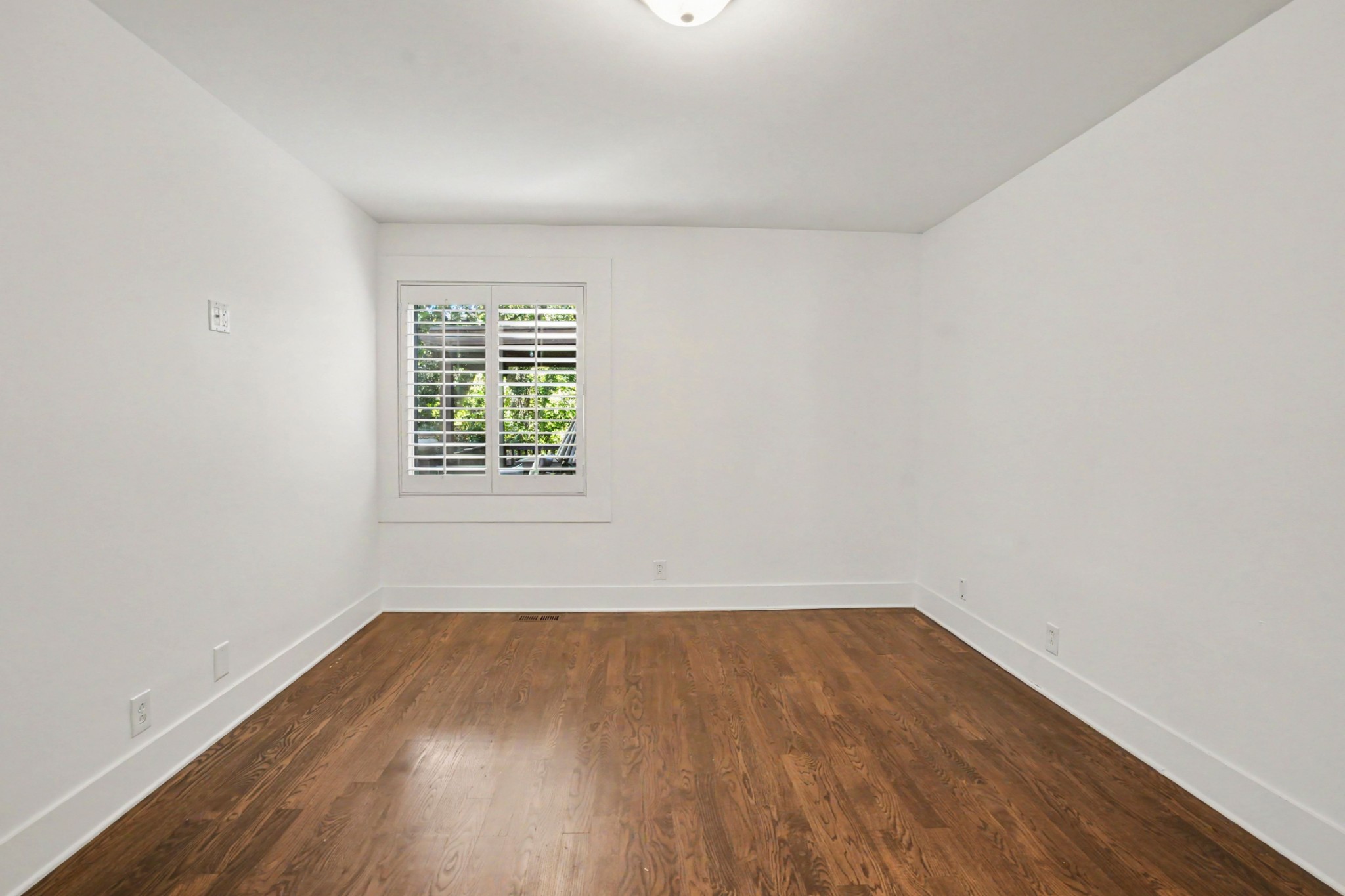 562 Doral Country Dr