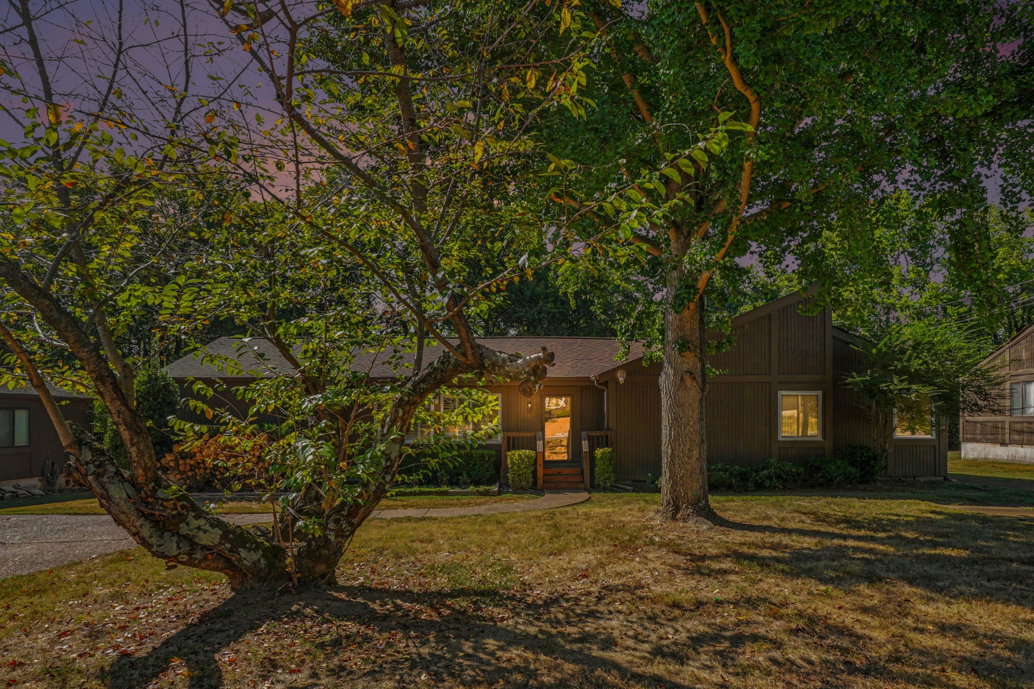 562 Doral Country Dr