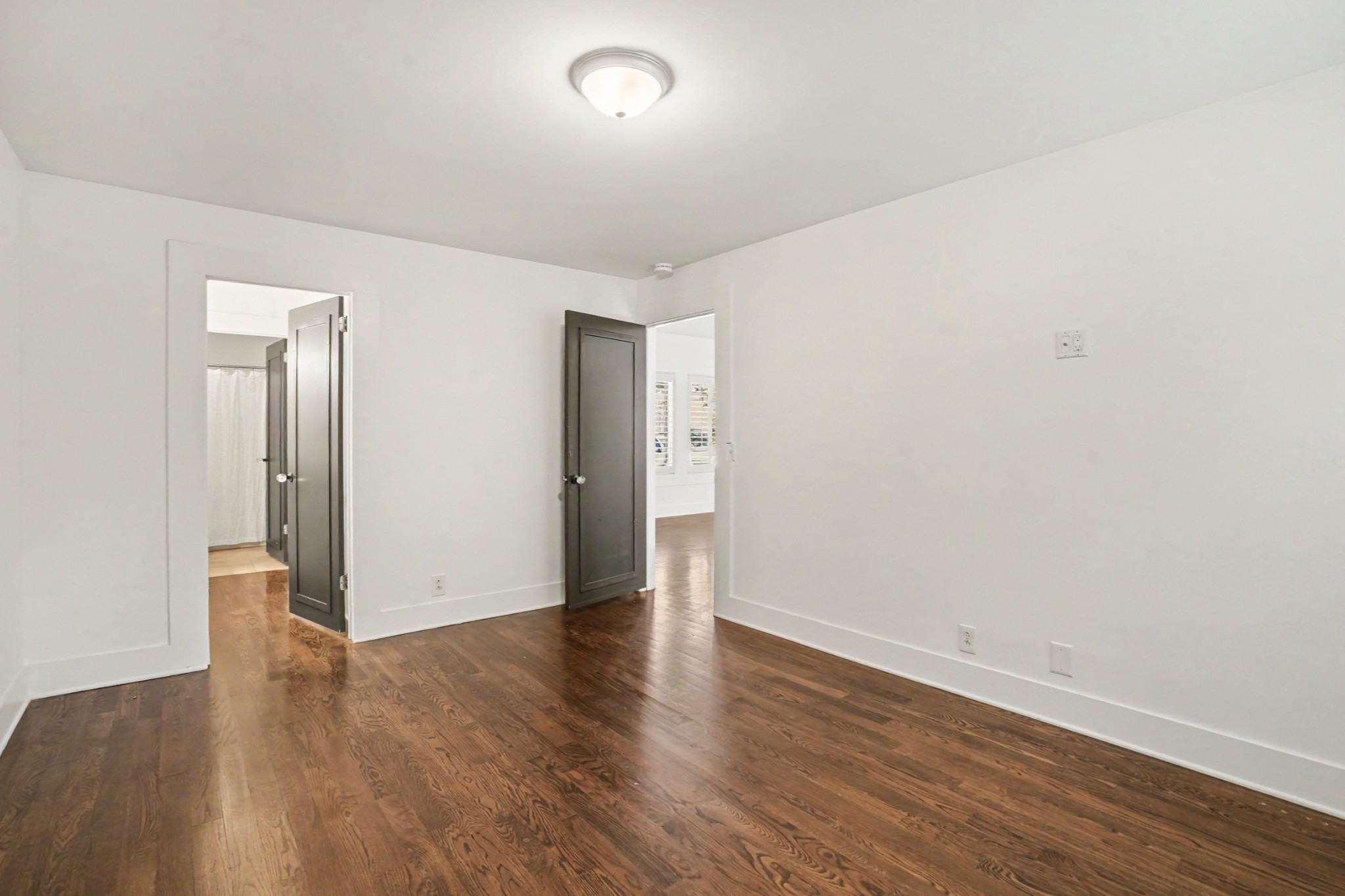 562 Doral Country Dr