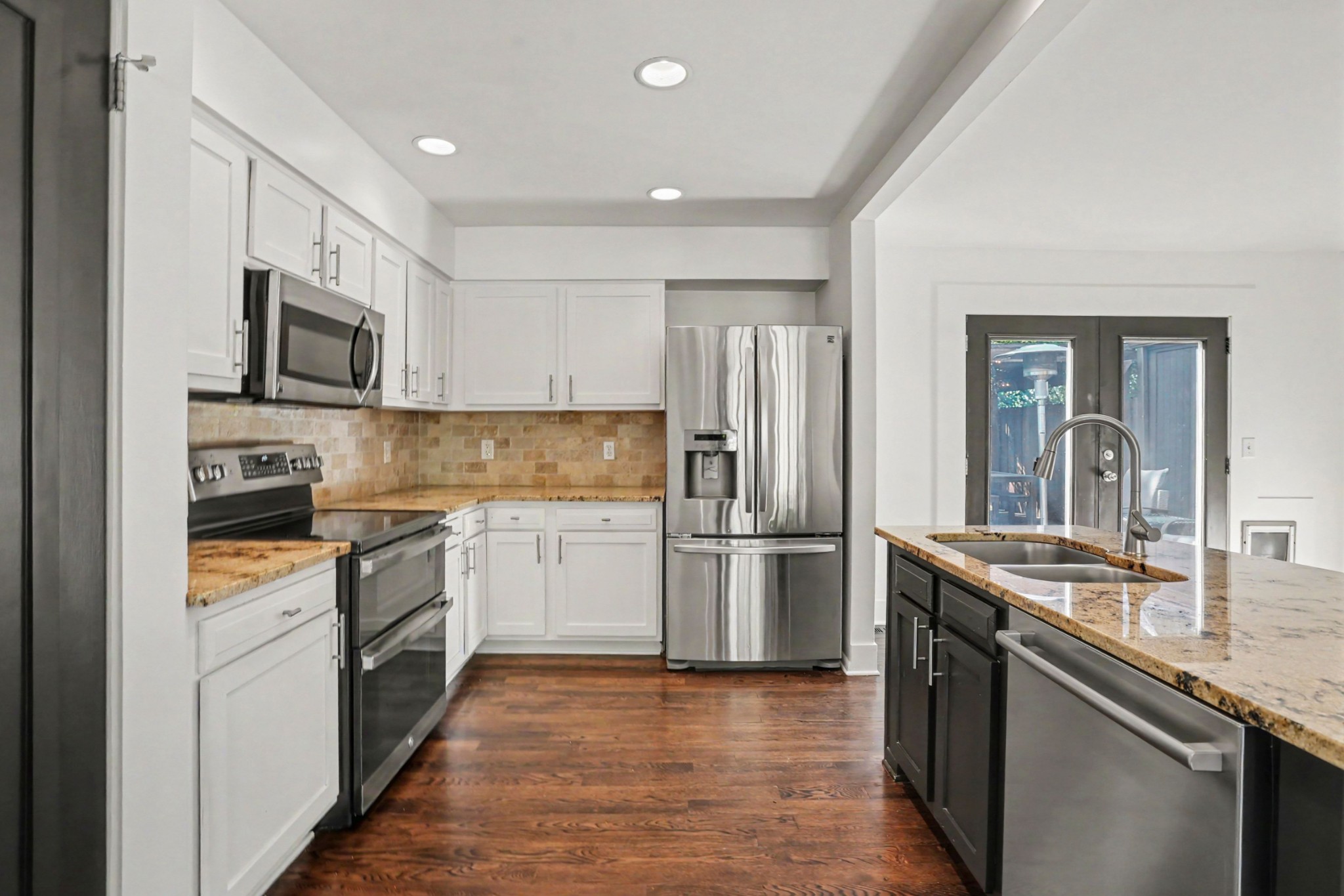562 Doral Country Dr