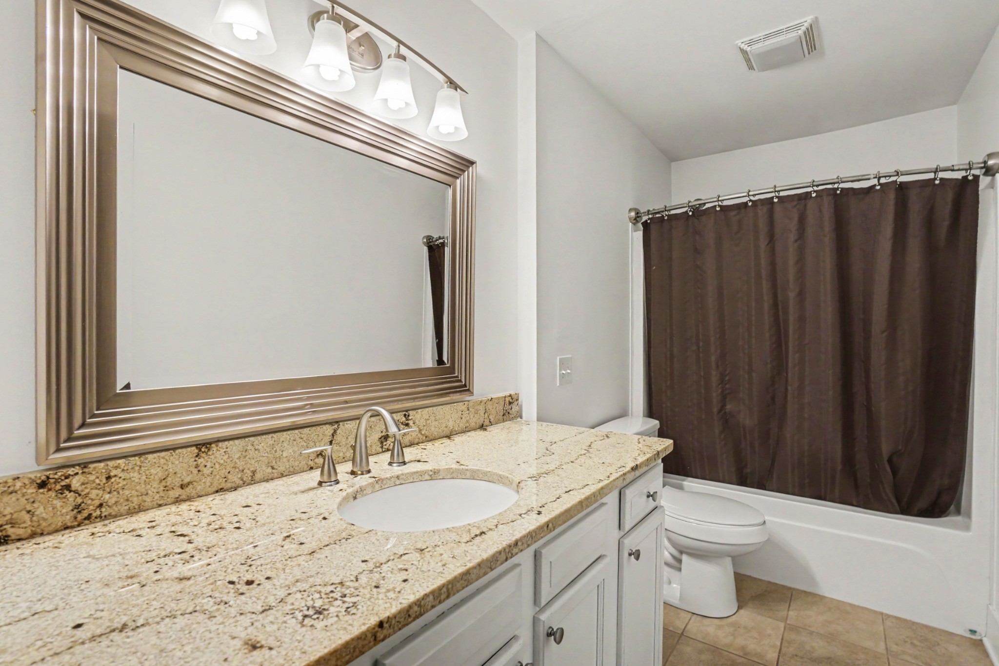 562 Doral Country Dr