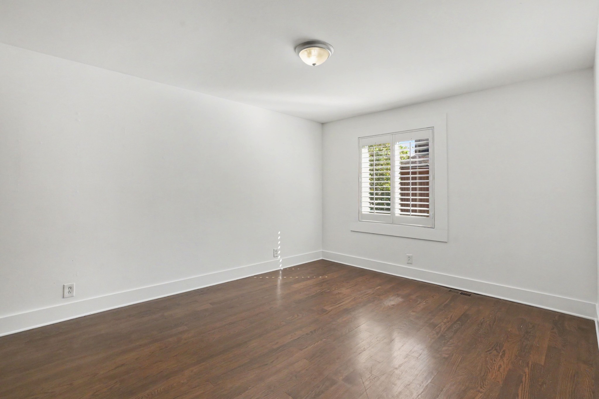 562 Doral Country Dr