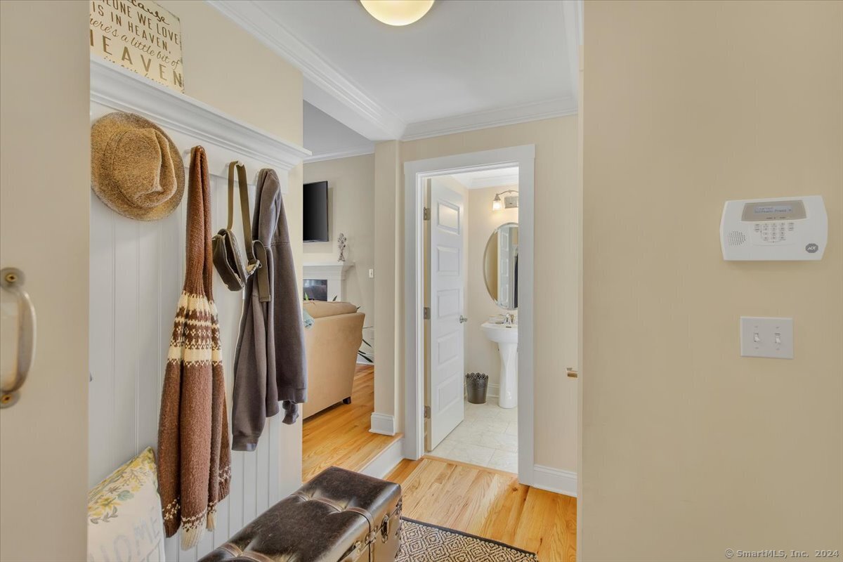 1 Fieldstone Lane