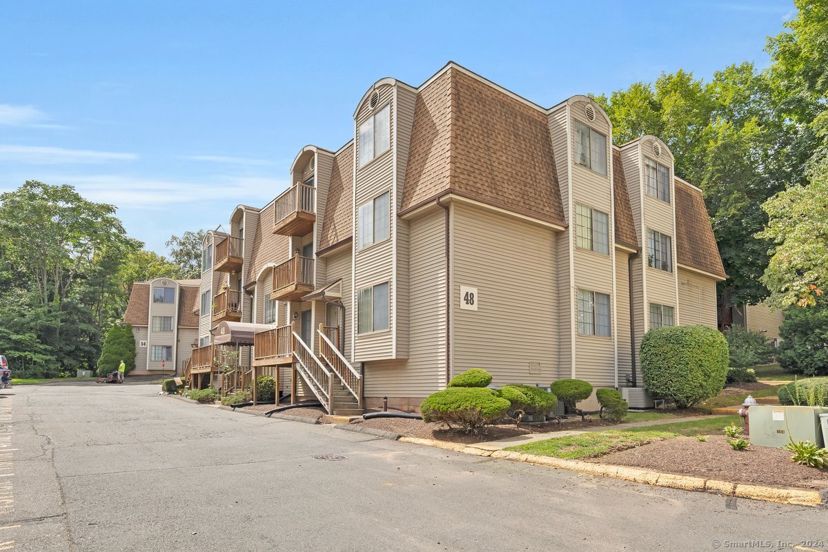 48 North Mountain Road 102