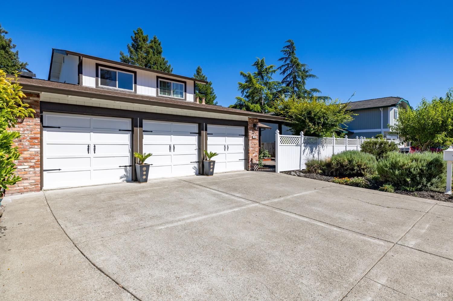 4480 Fairway Drive