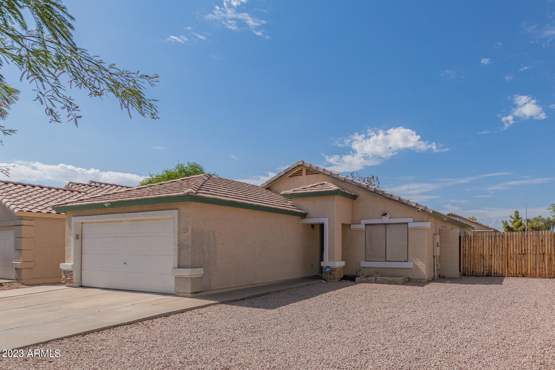 8302 W BAXTER Drive