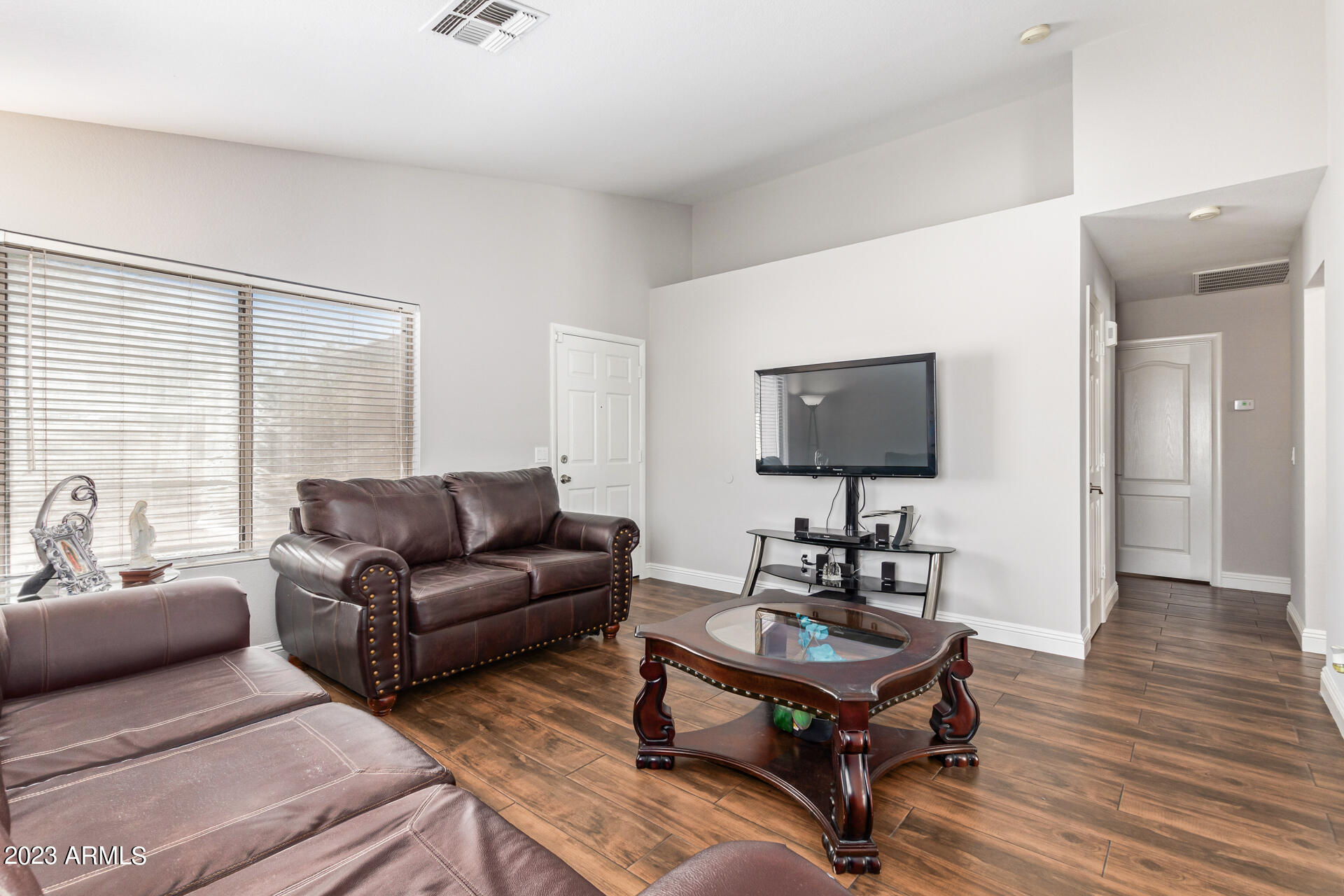 8302 W BAXTER Drive