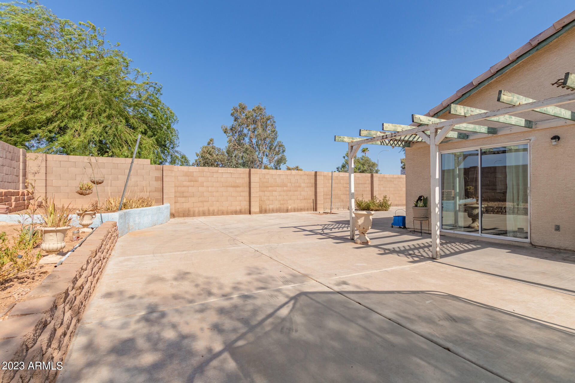 8302 W BAXTER Drive
