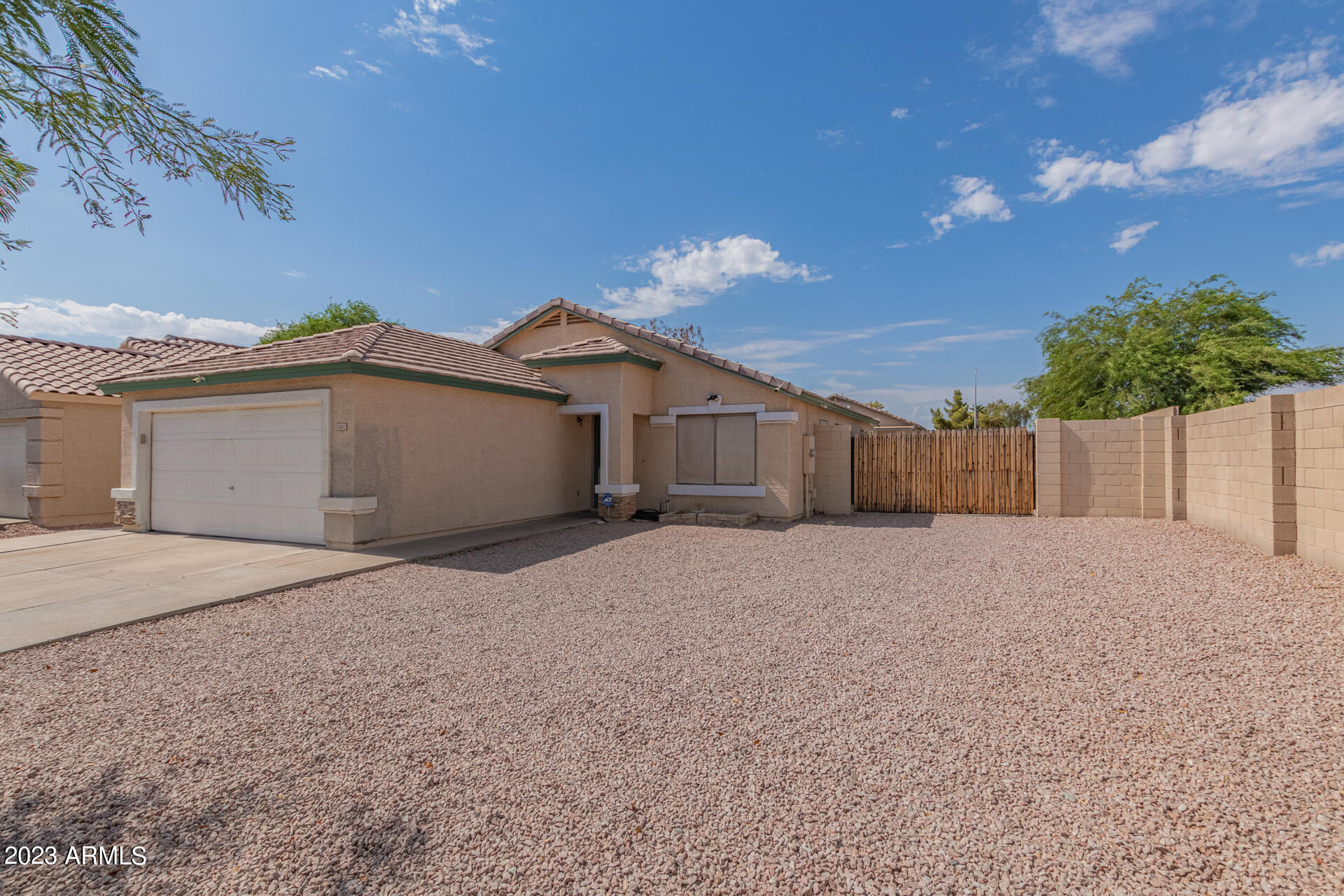 8302 W BAXTER Drive