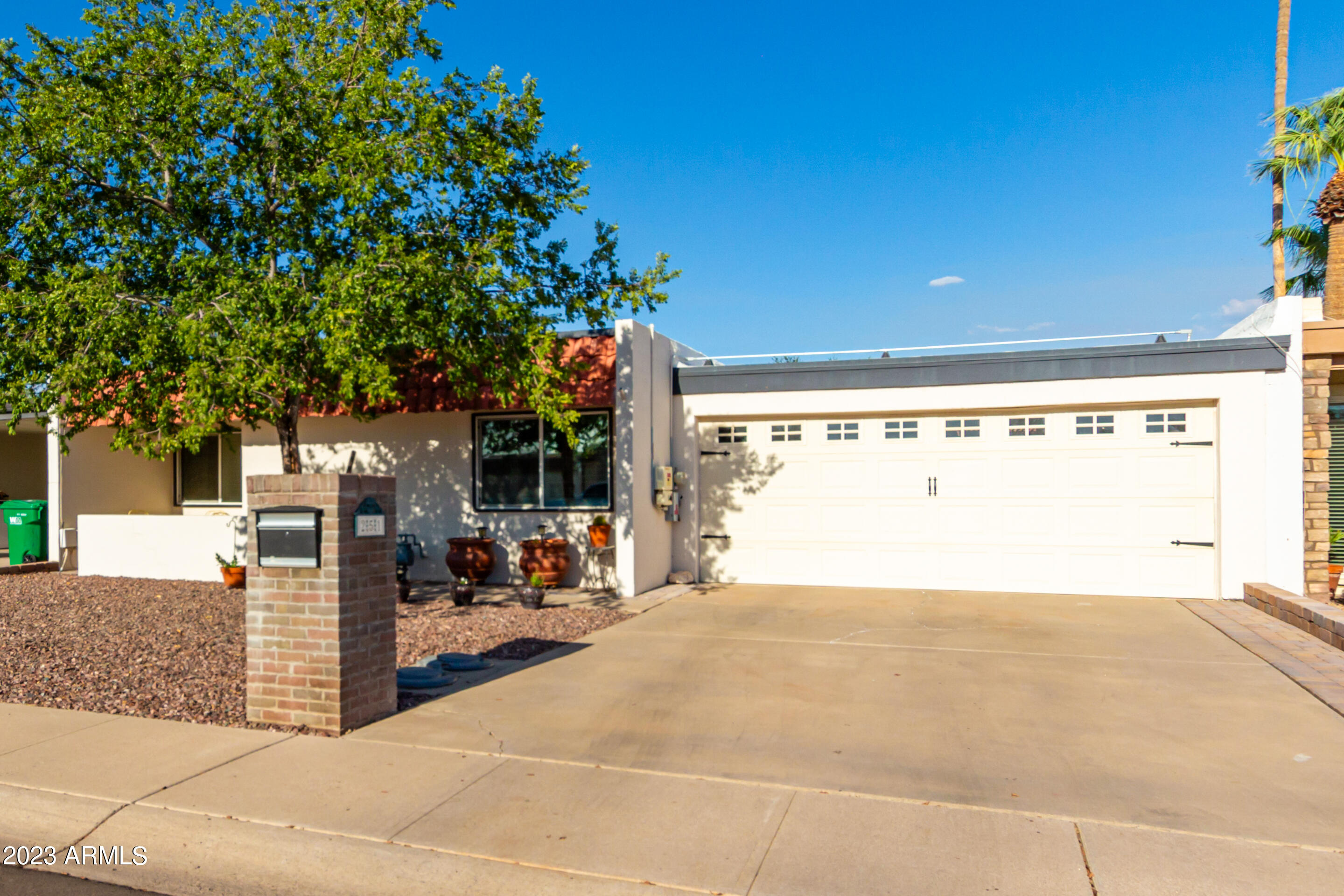 251 BAHIA Lane W