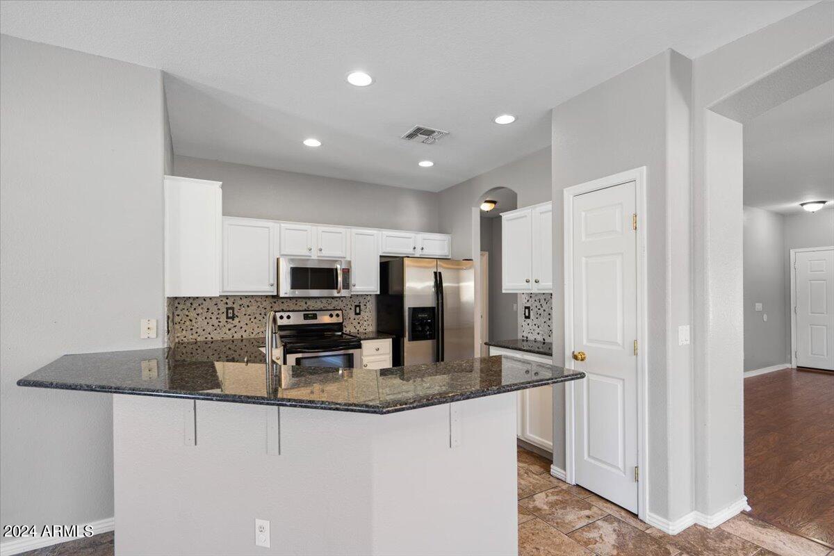 12506 W Jefferson Street